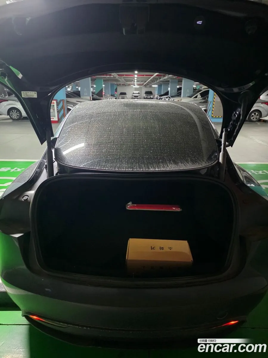 Tesla Model 3 2025 — 3