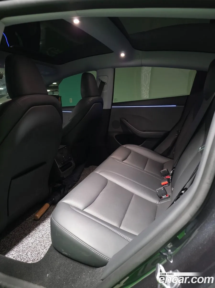Tesla Model 3 2025 — 7