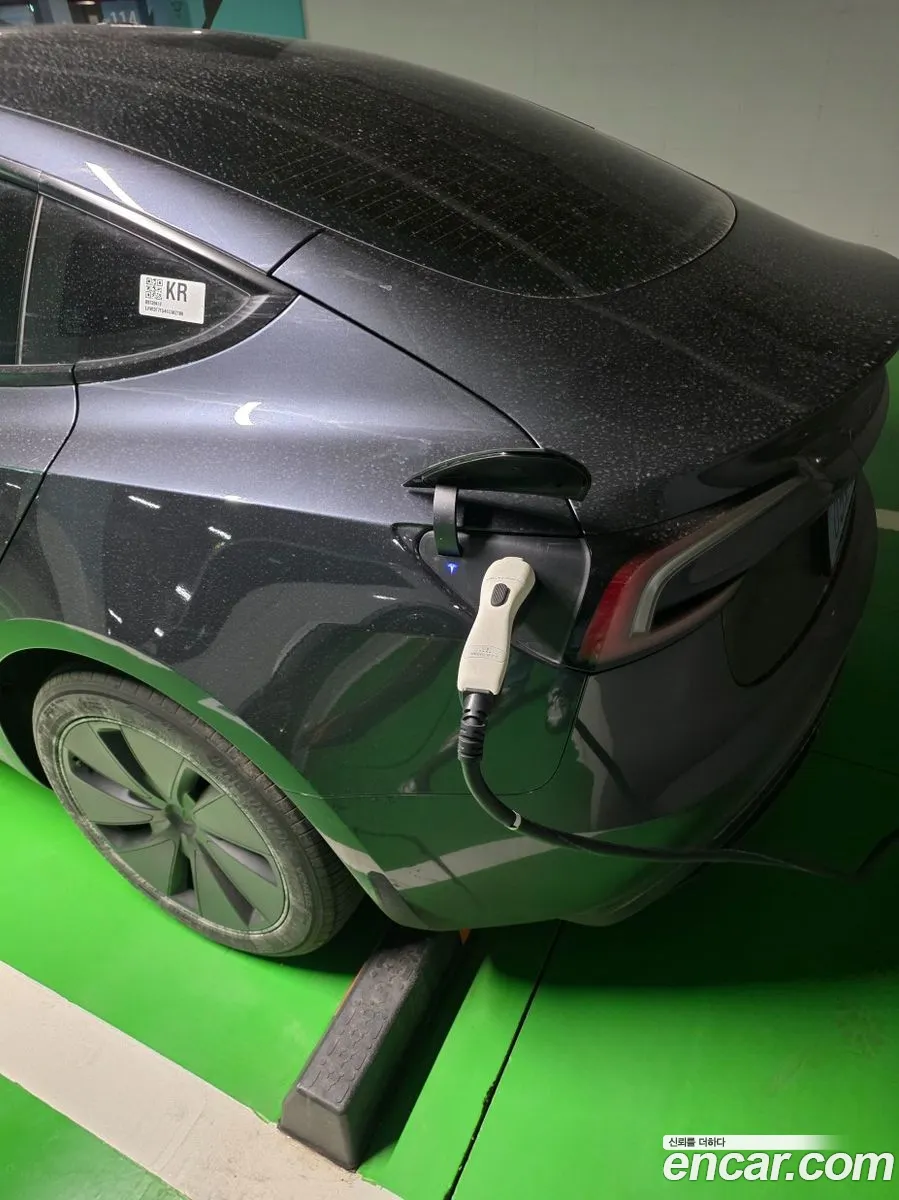 Tesla Model 3 2025 — 5