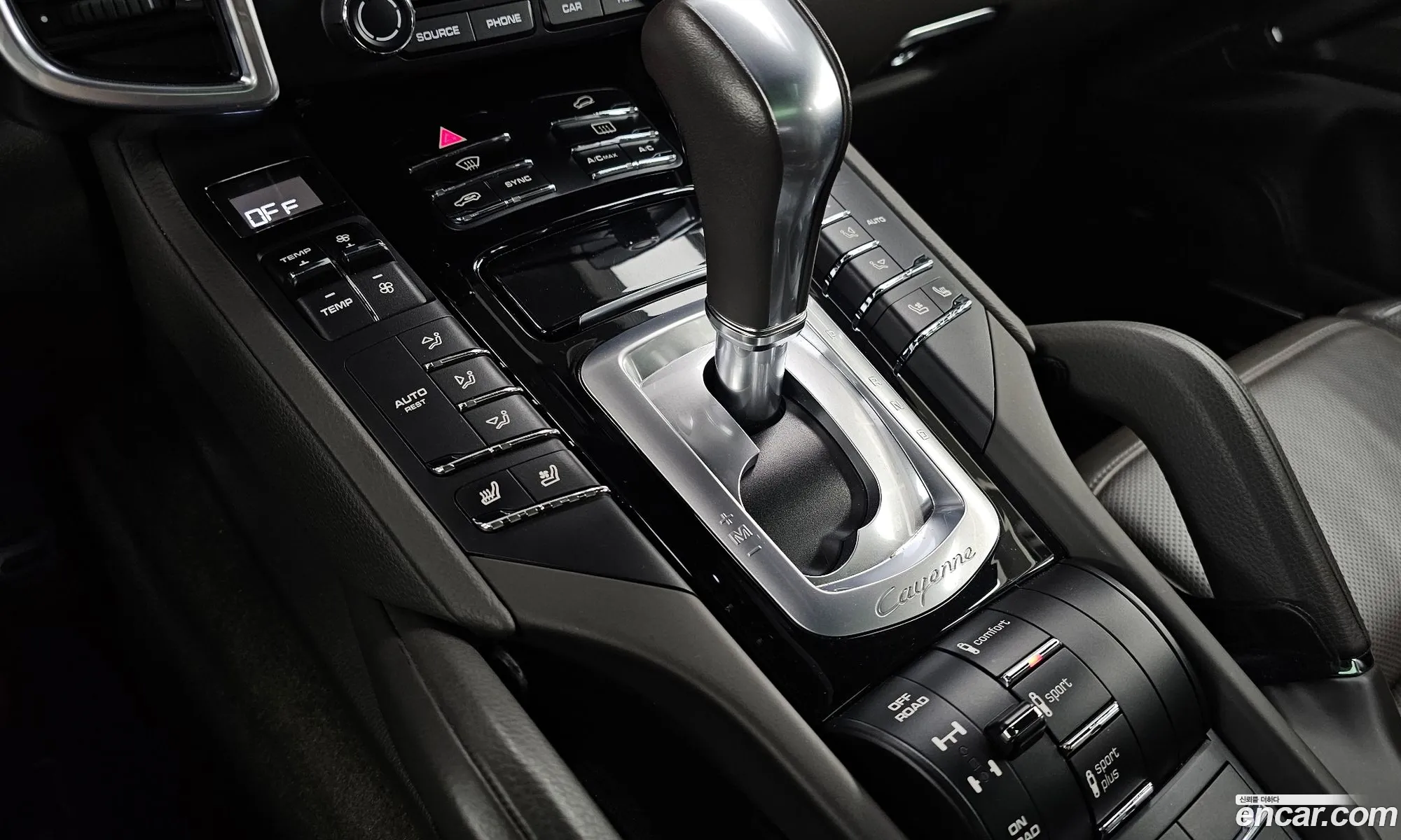 Porsche Cayenne 2017 WP1AF2925HLA28100 — 3