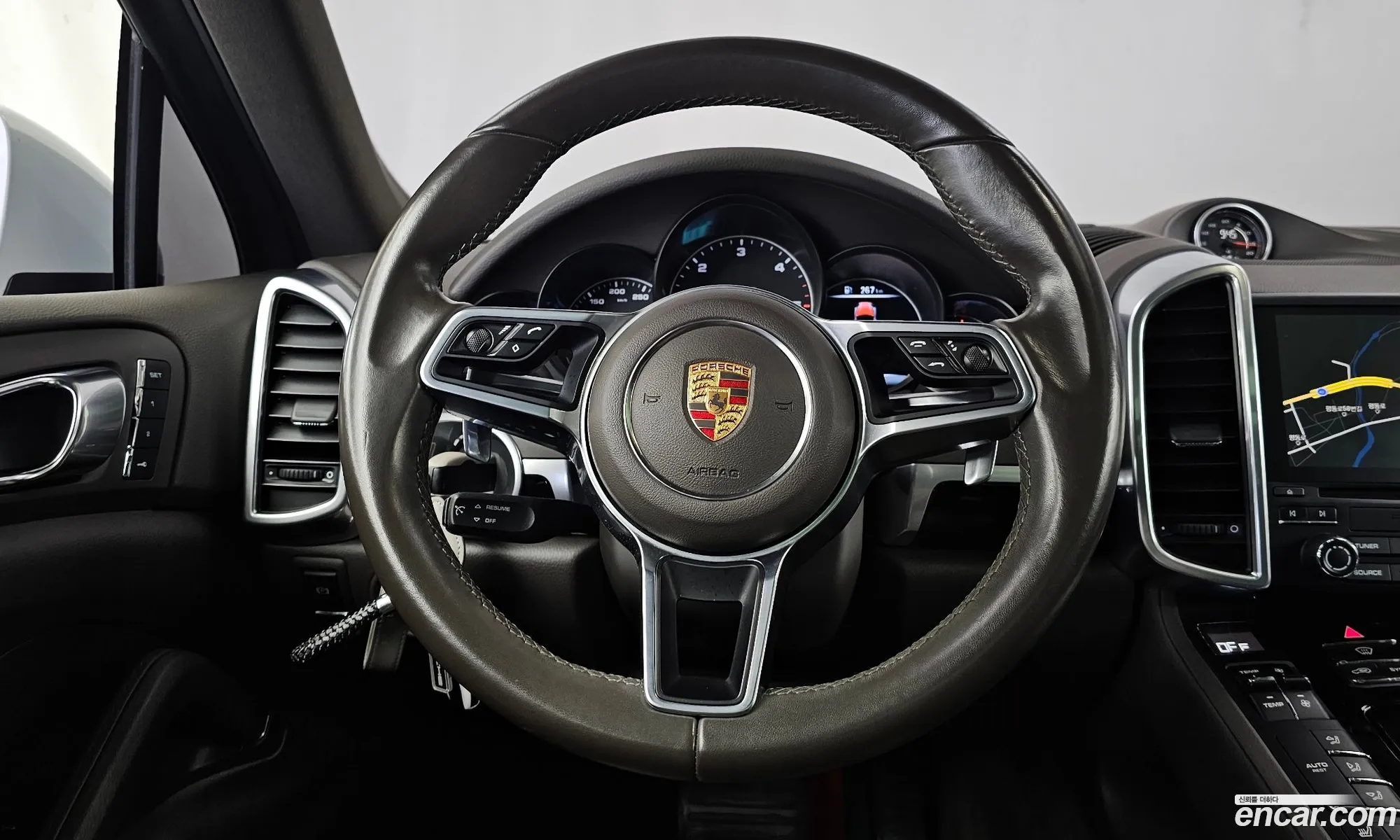 Porsche Cayenne 2017 WP1AF2925HLA28100 — 7