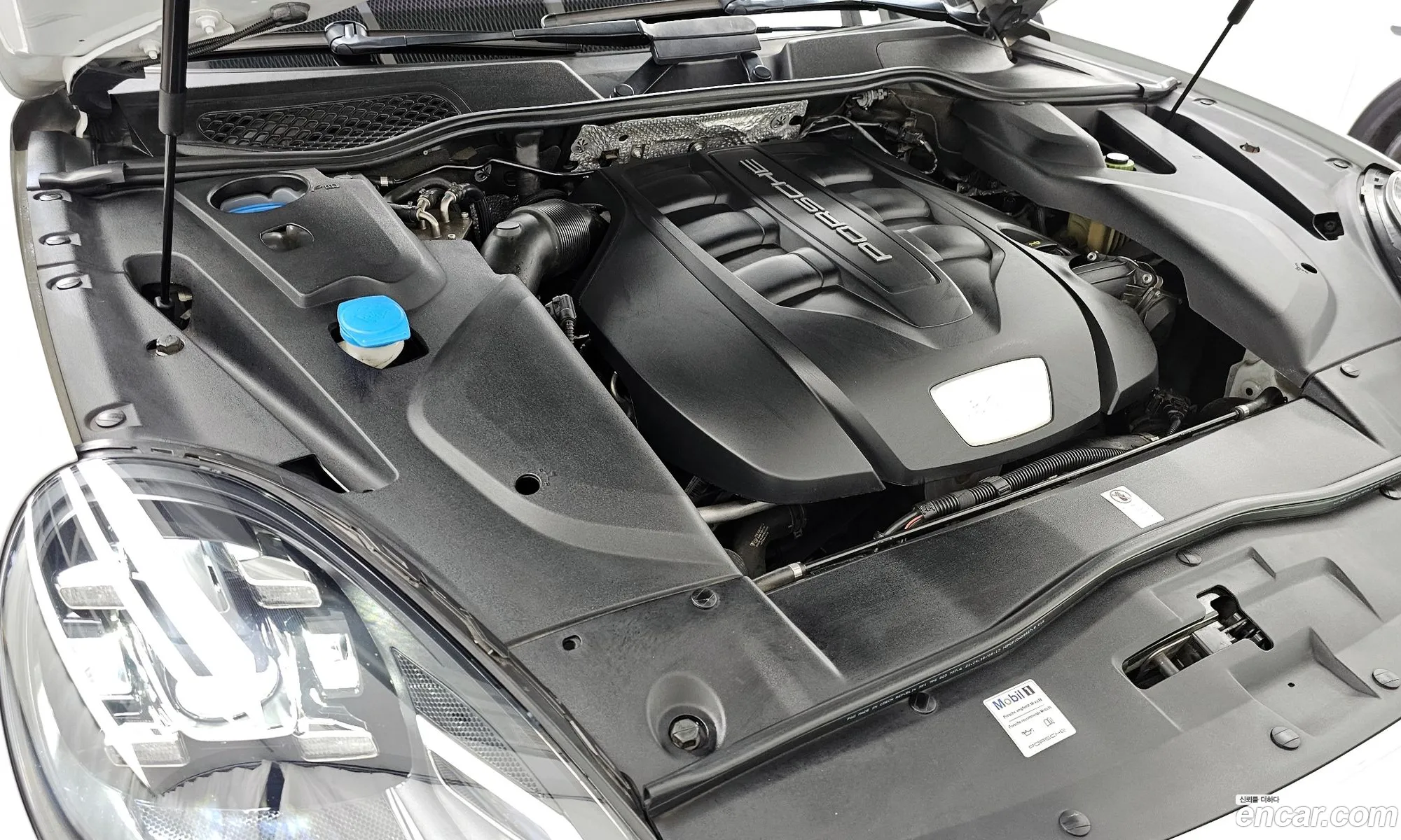 Porsche Cayenne 2017 WP1AF2925HLA28100 — 13