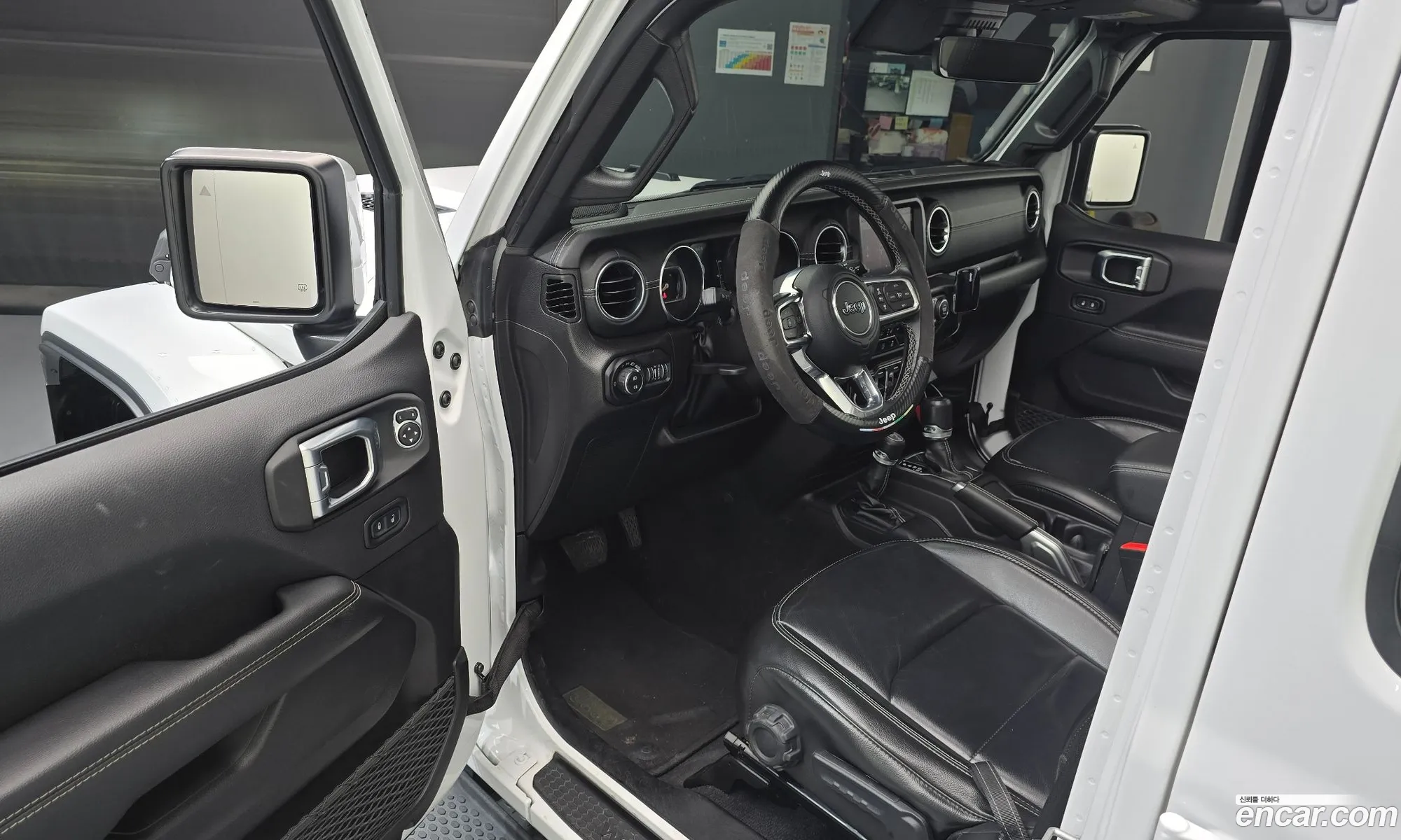 Jeep Wrangler 2022 — 13