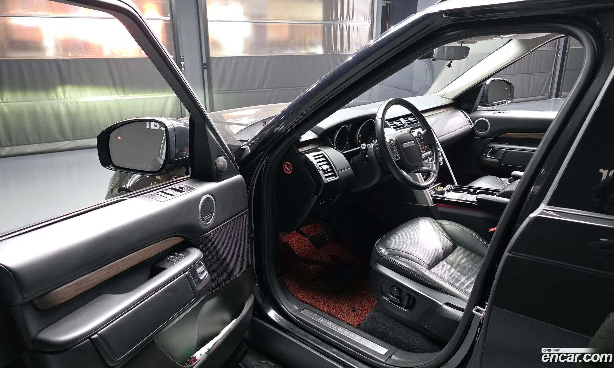 Land Rover Discovery 5 2017 SALRA2BK5HA039602 — 13