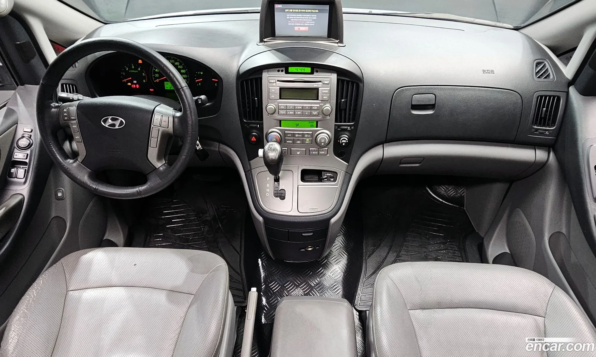 Hyundai Grand Starex 2012 — 15