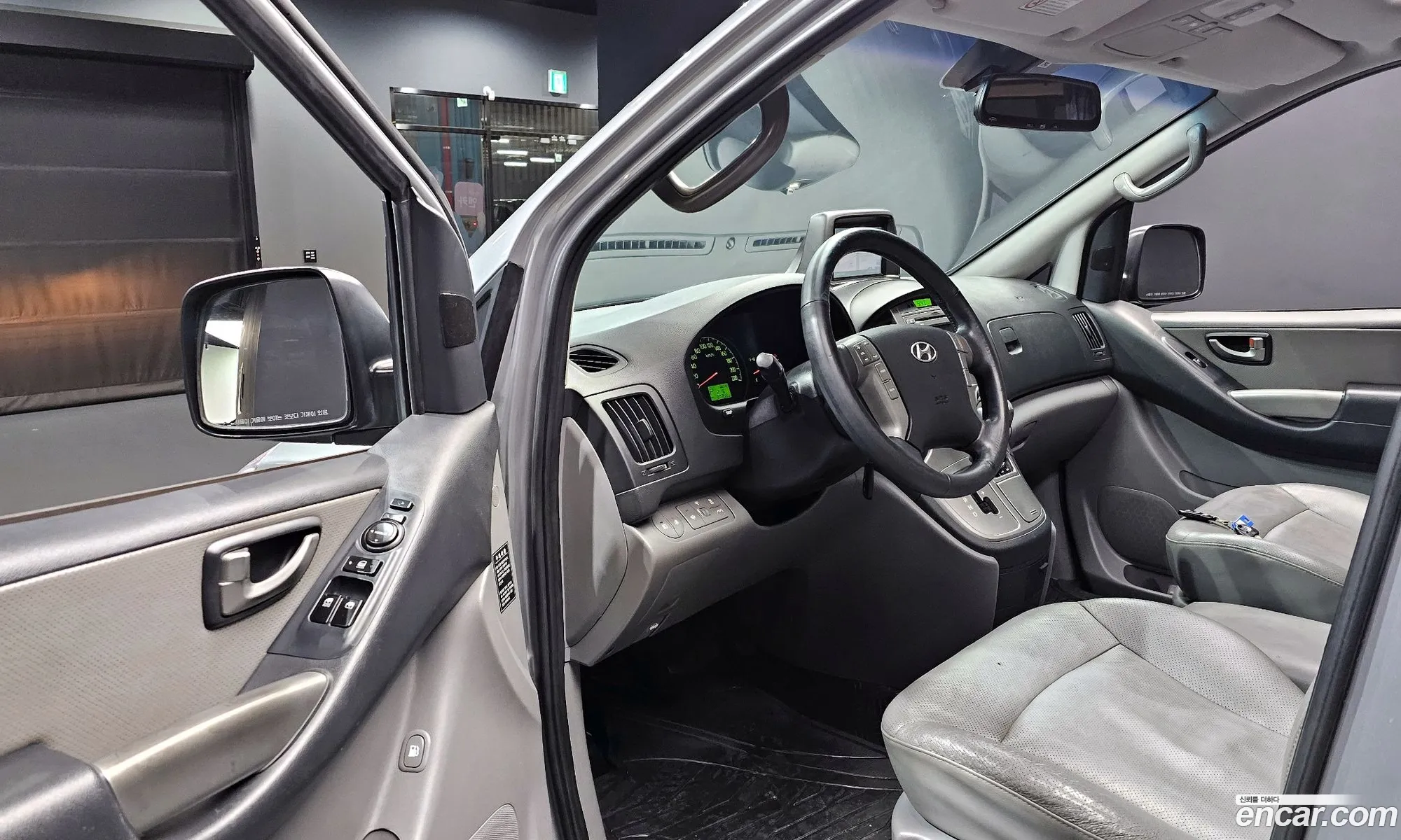 Hyundai Grand Starex 2012 — 2