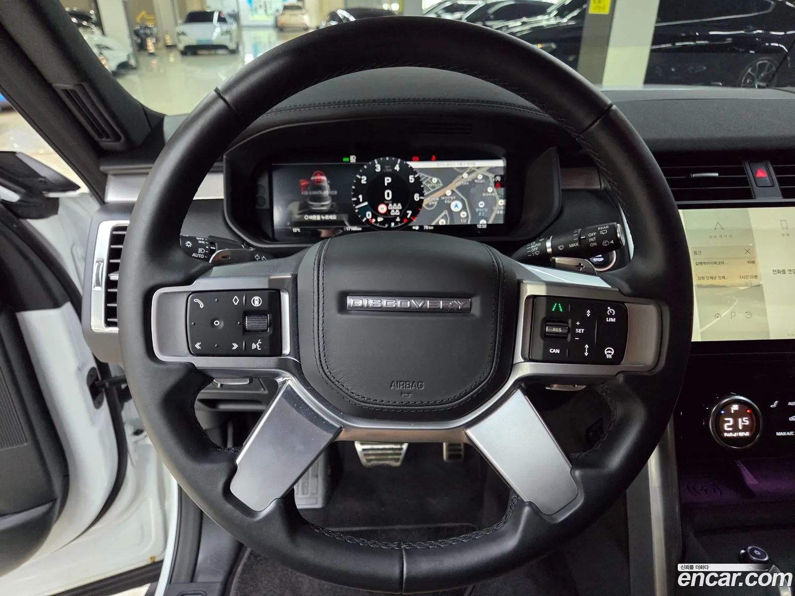 Land Rover Discovery 5 2025 — 17