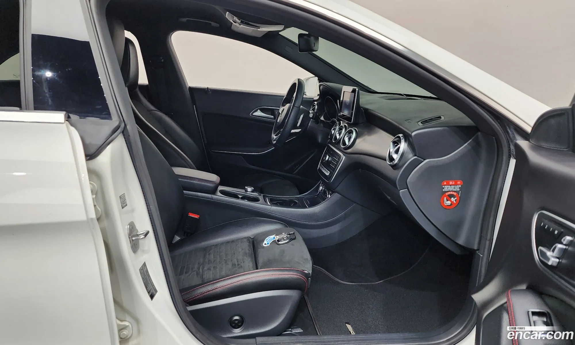Mercedes-Benz CLA-Class C117 2018 — 17