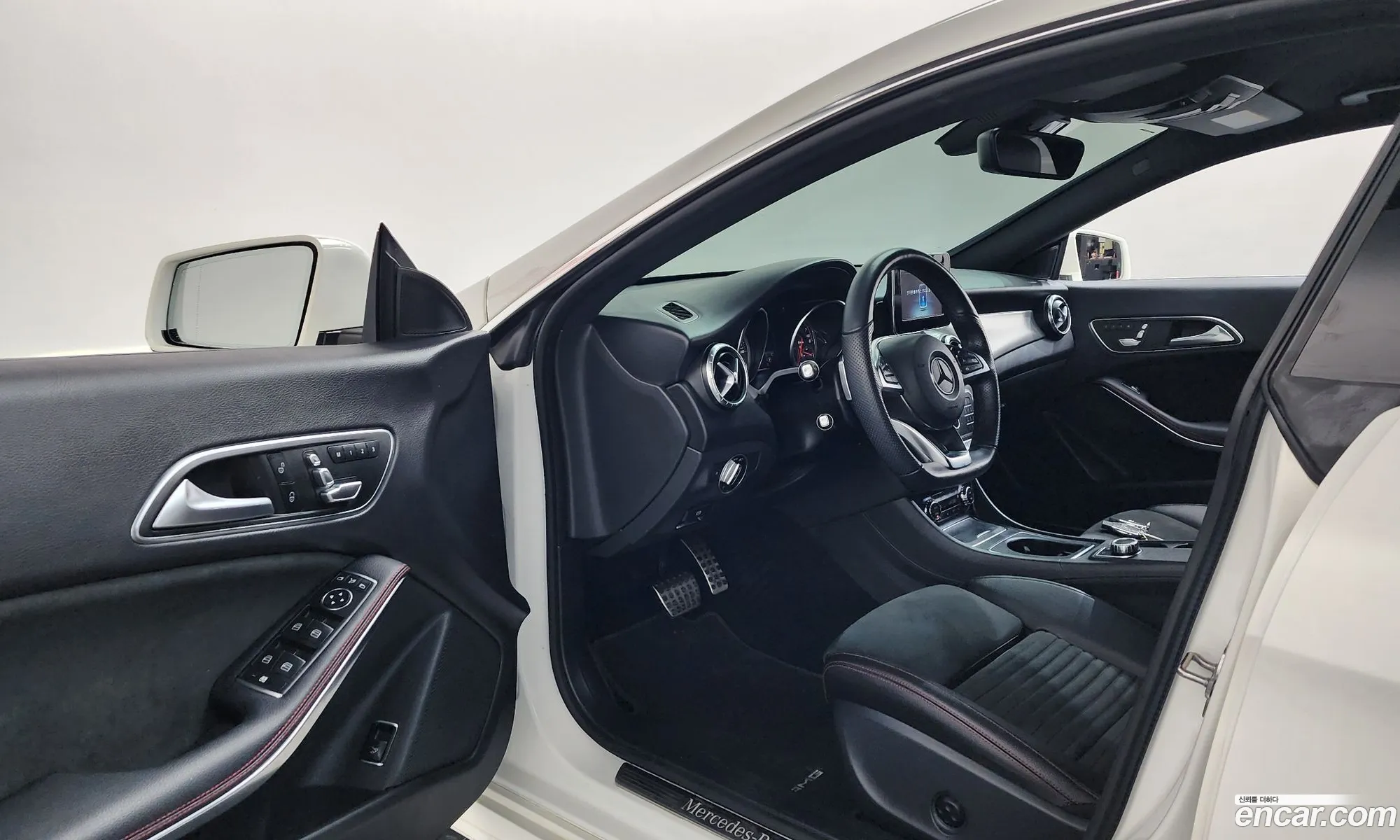 Mercedes-Benz CLA-Class C117 2018 — 18