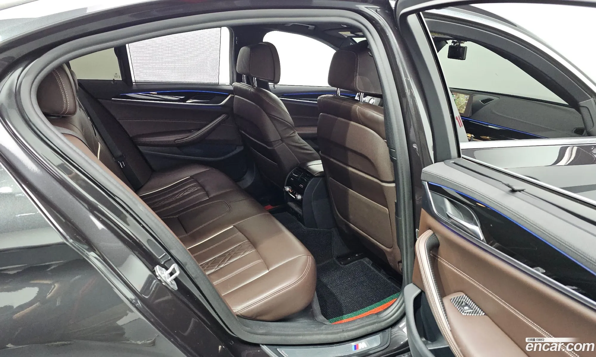 BMW 5 Series 2018 WBAJC510XJWE55475 — 20