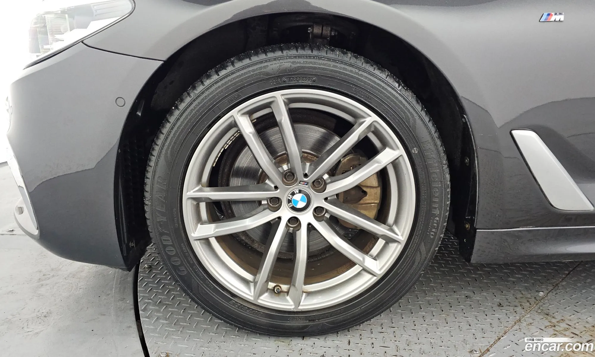 BMW 5 Series 2018 WBAJC510XJWE55475 — 4