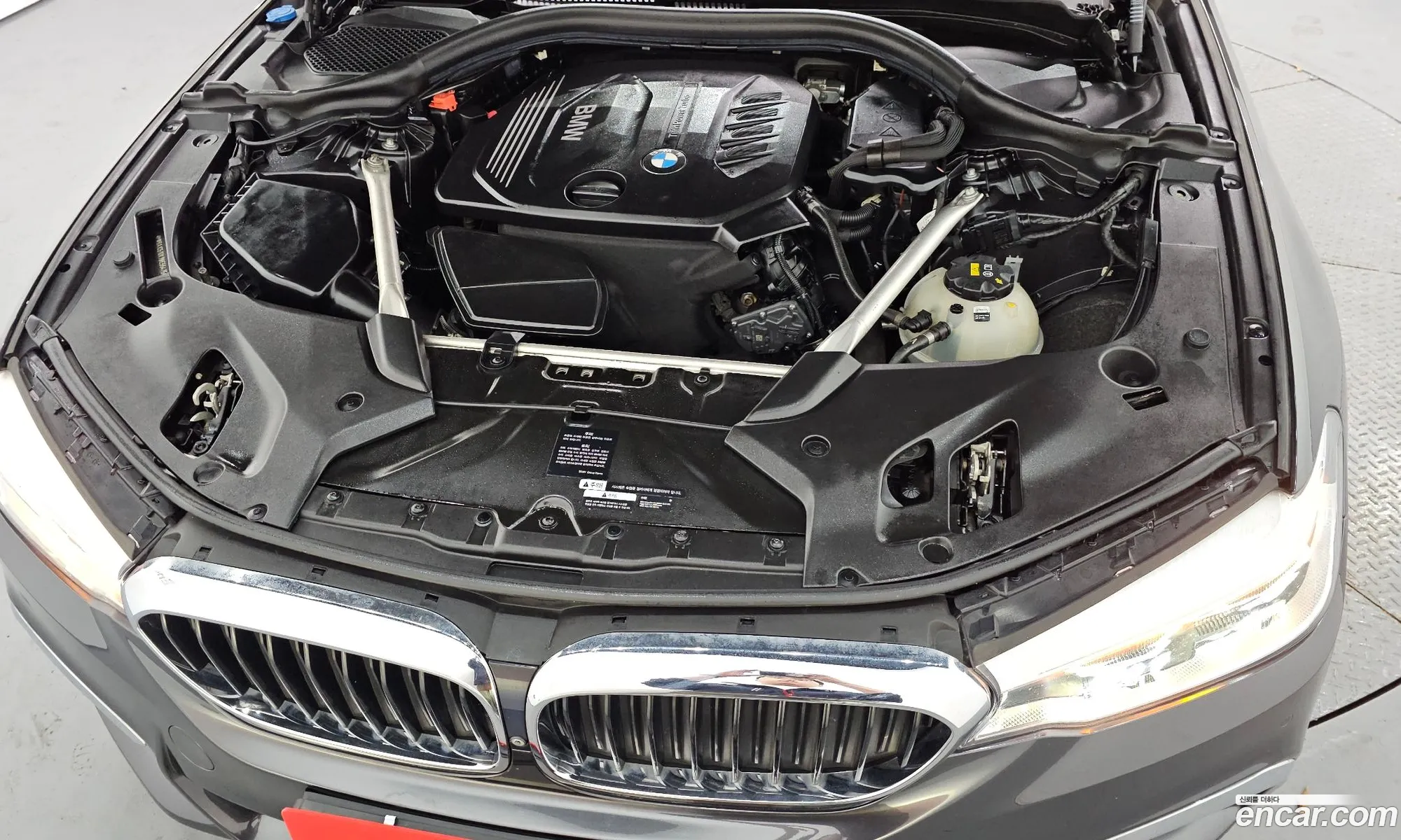 BMW 5 Series 2018 WBAJC510XJWE55475 — 19