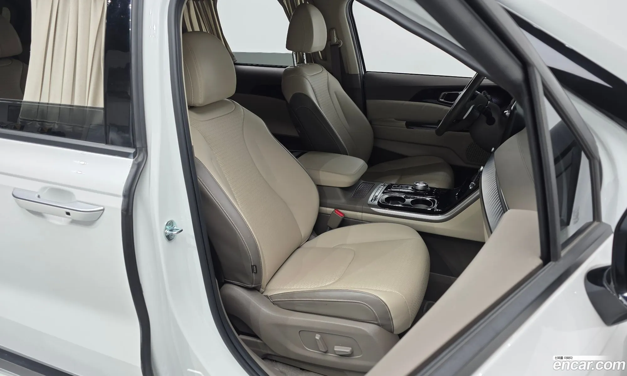 Kia Carnival 2022 — 4
