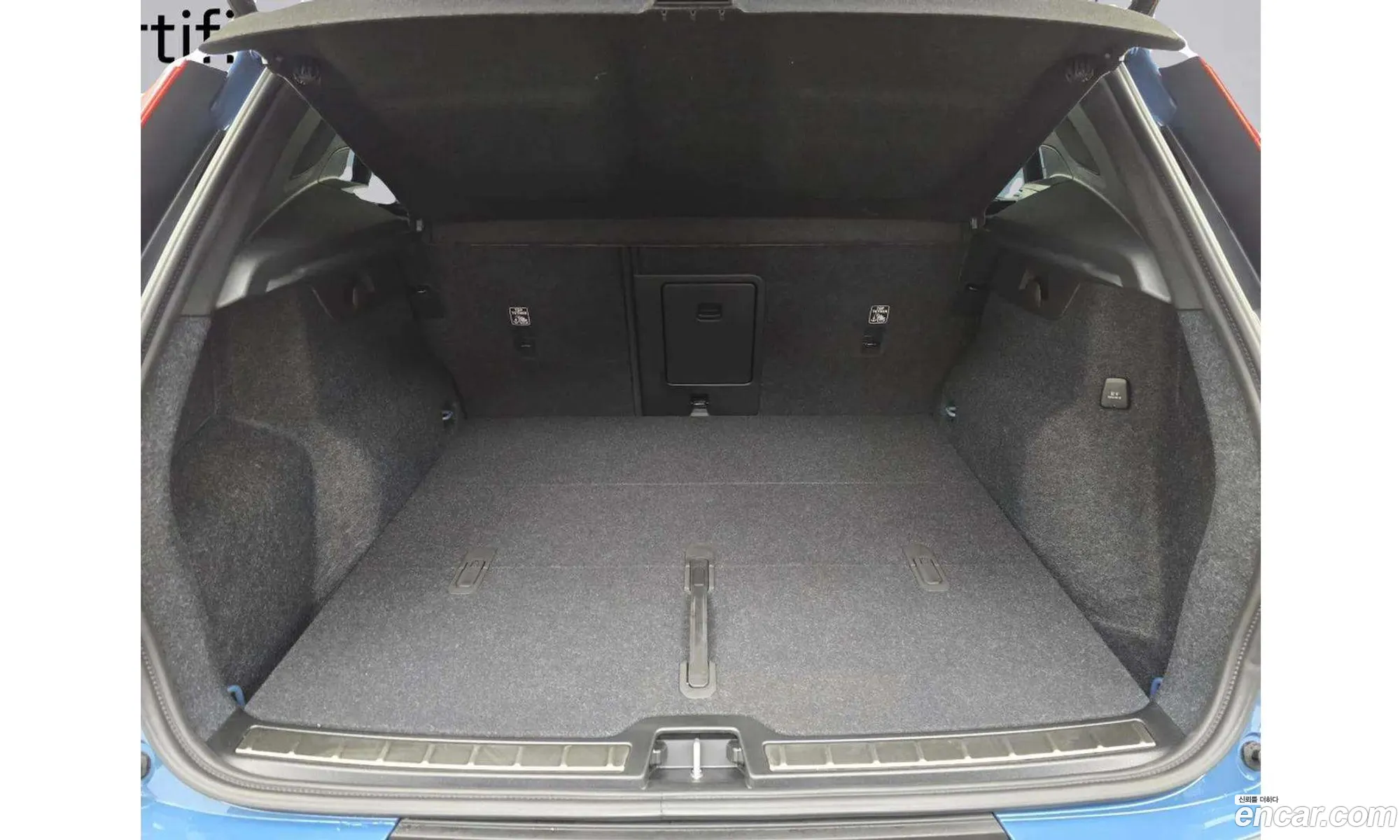 Volvo XC40 2025 — 18