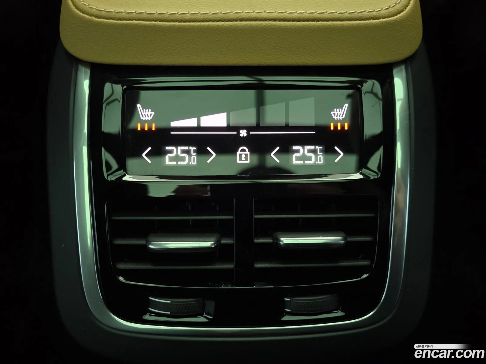Volvo XC90 2025 — 20