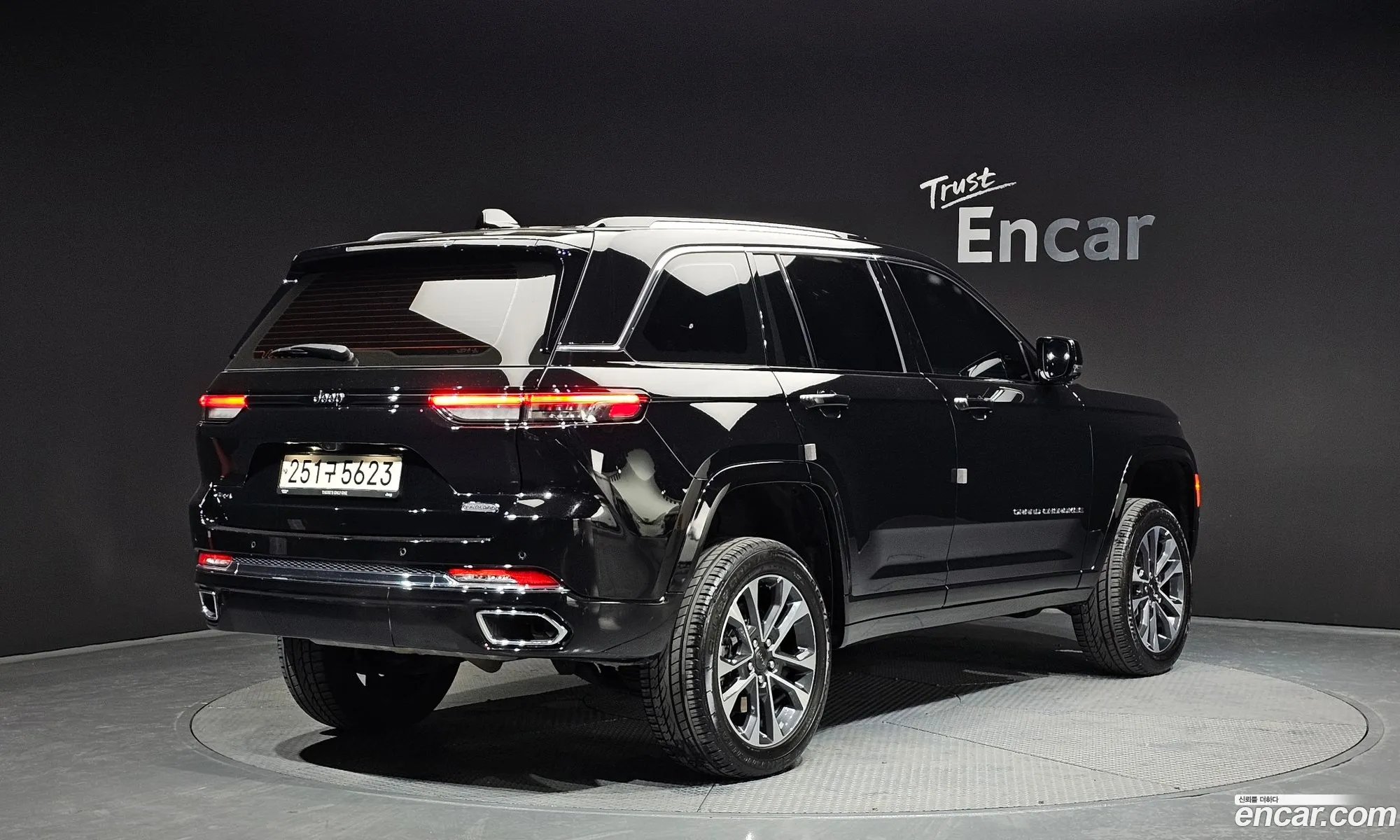 Jeep Grand Cherokee 2023 — 3