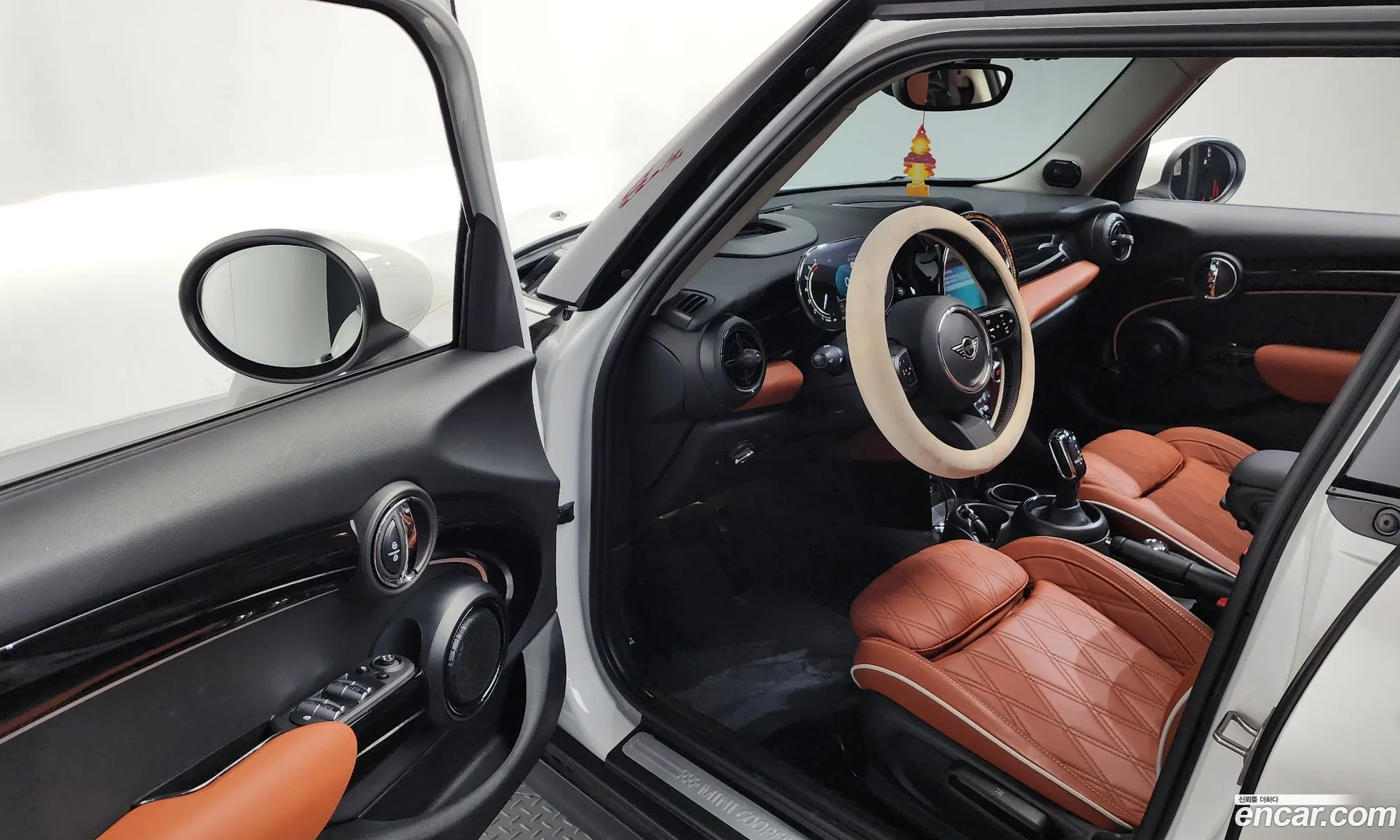Mini Cooper S 2023 WMW61DK01P2T82756 — 21