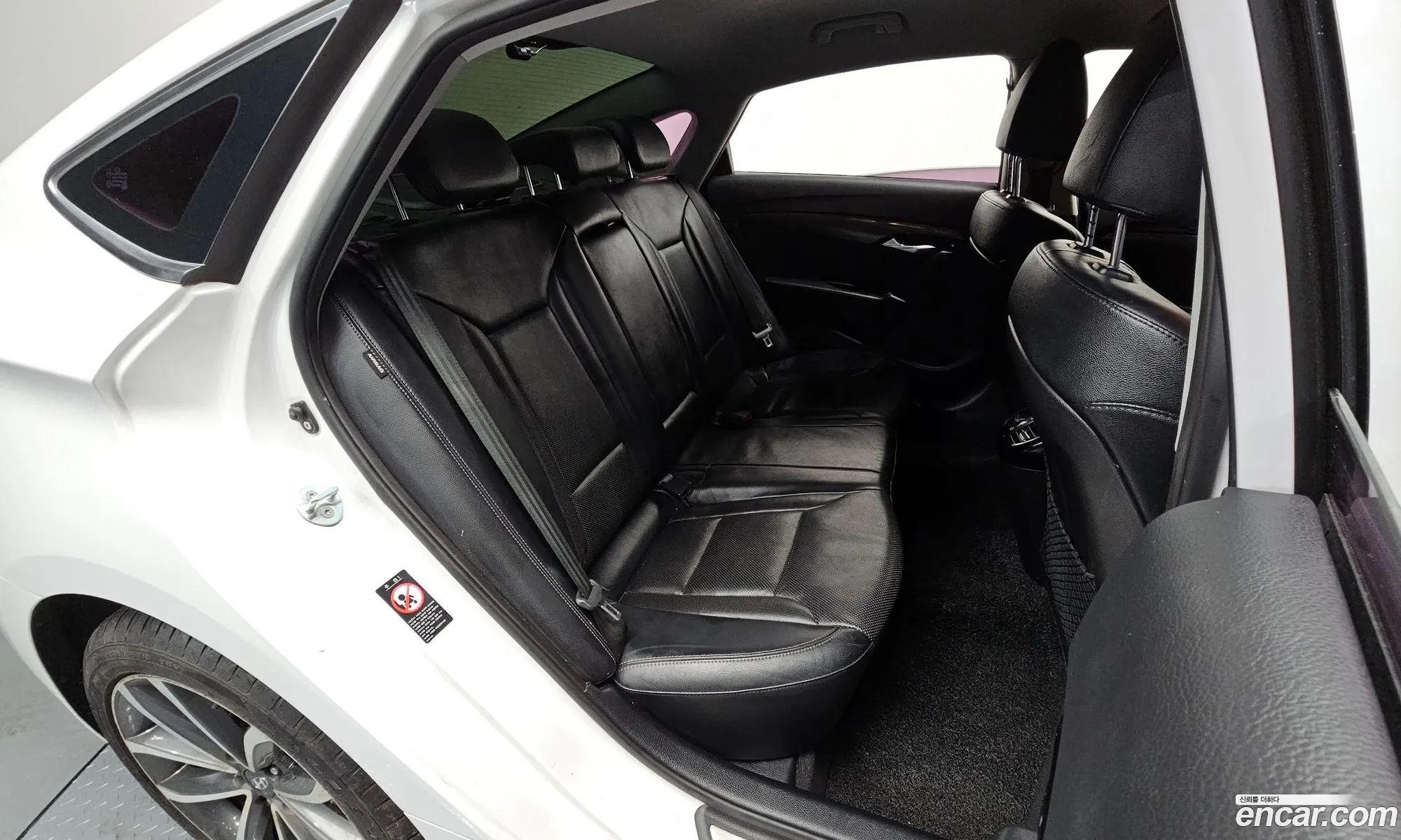 Hyundai i40 Saloon 2014 — 17