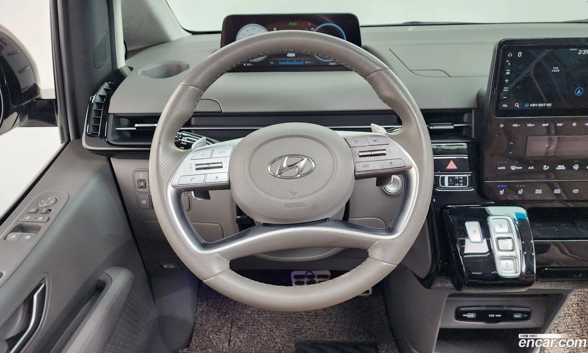 Hyundai Staria 2022 — 7