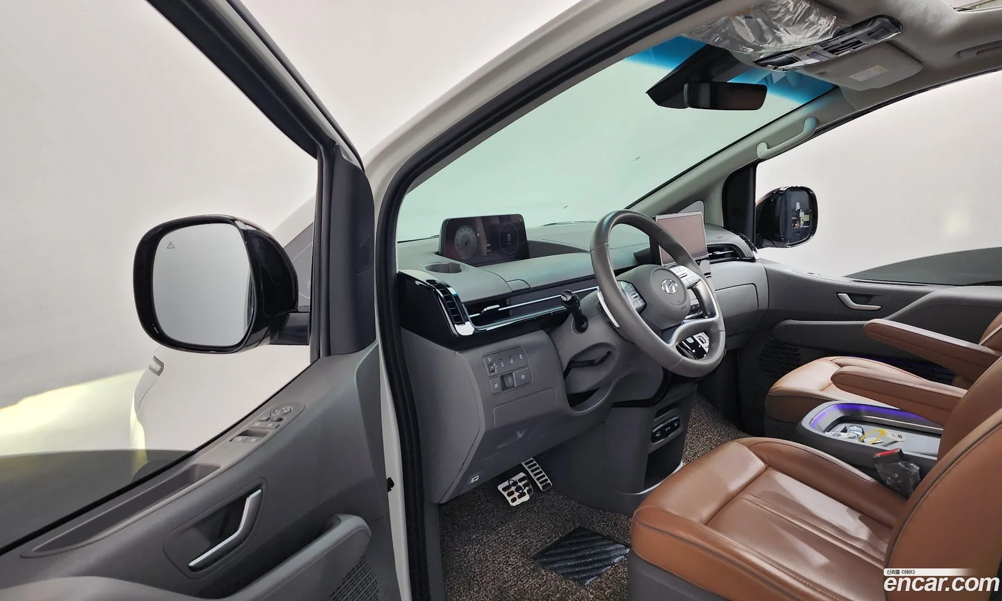 Hyundai Staria 2022 — 16