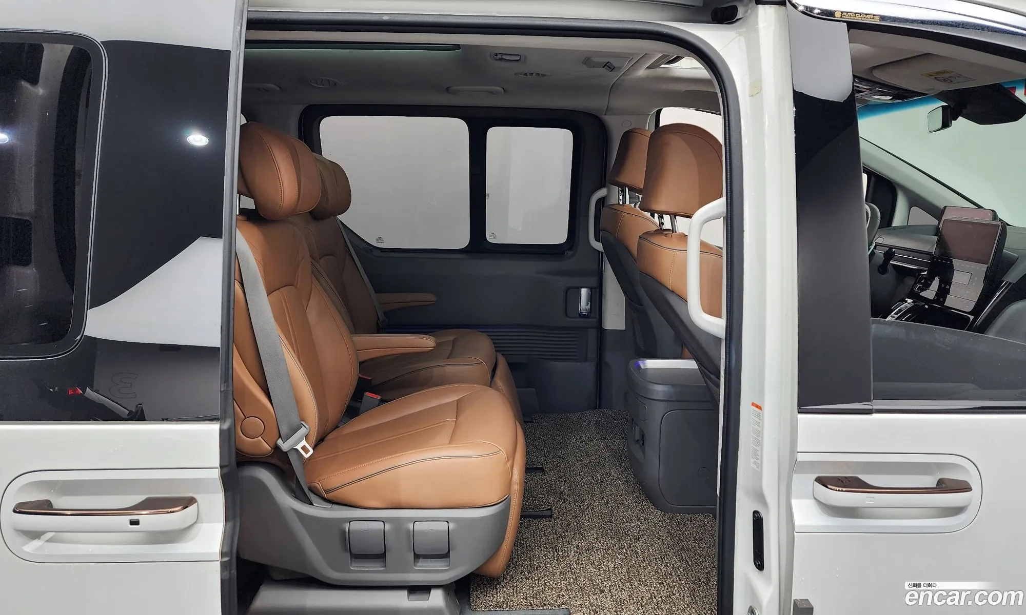 Hyundai Staria 2022 — 14