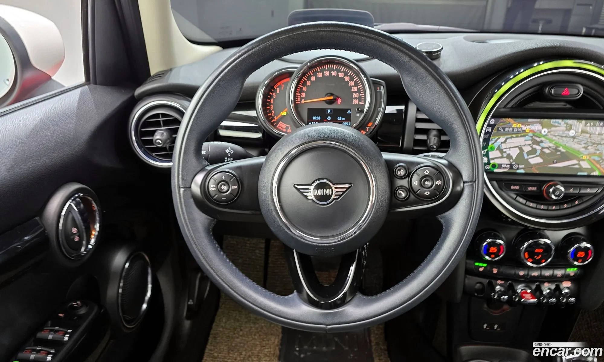 Mini Cooper 2020 WMWXV7103L2M87370 — 2