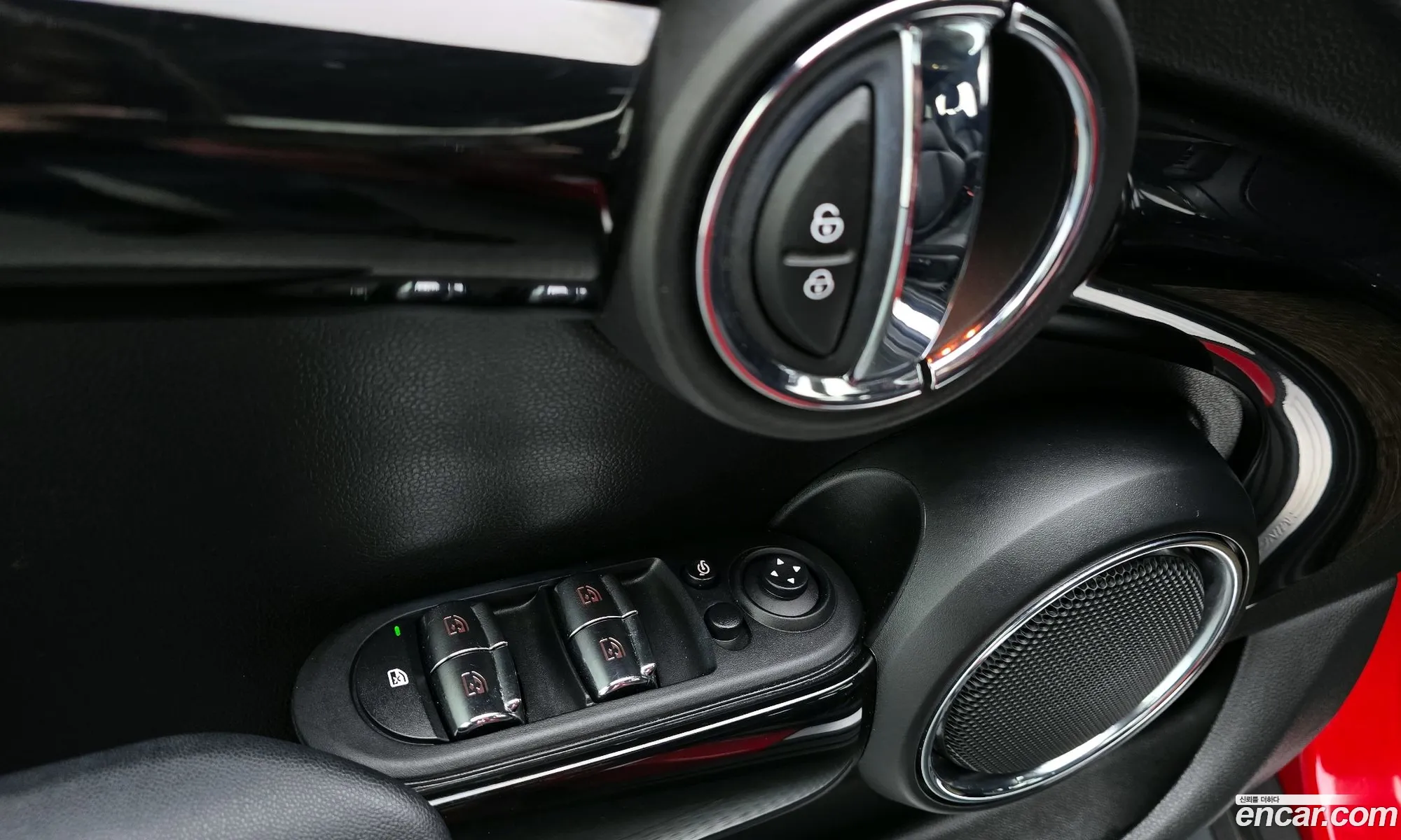 Mini Cooper 2020 WMWXV7103L2M87370 — 9