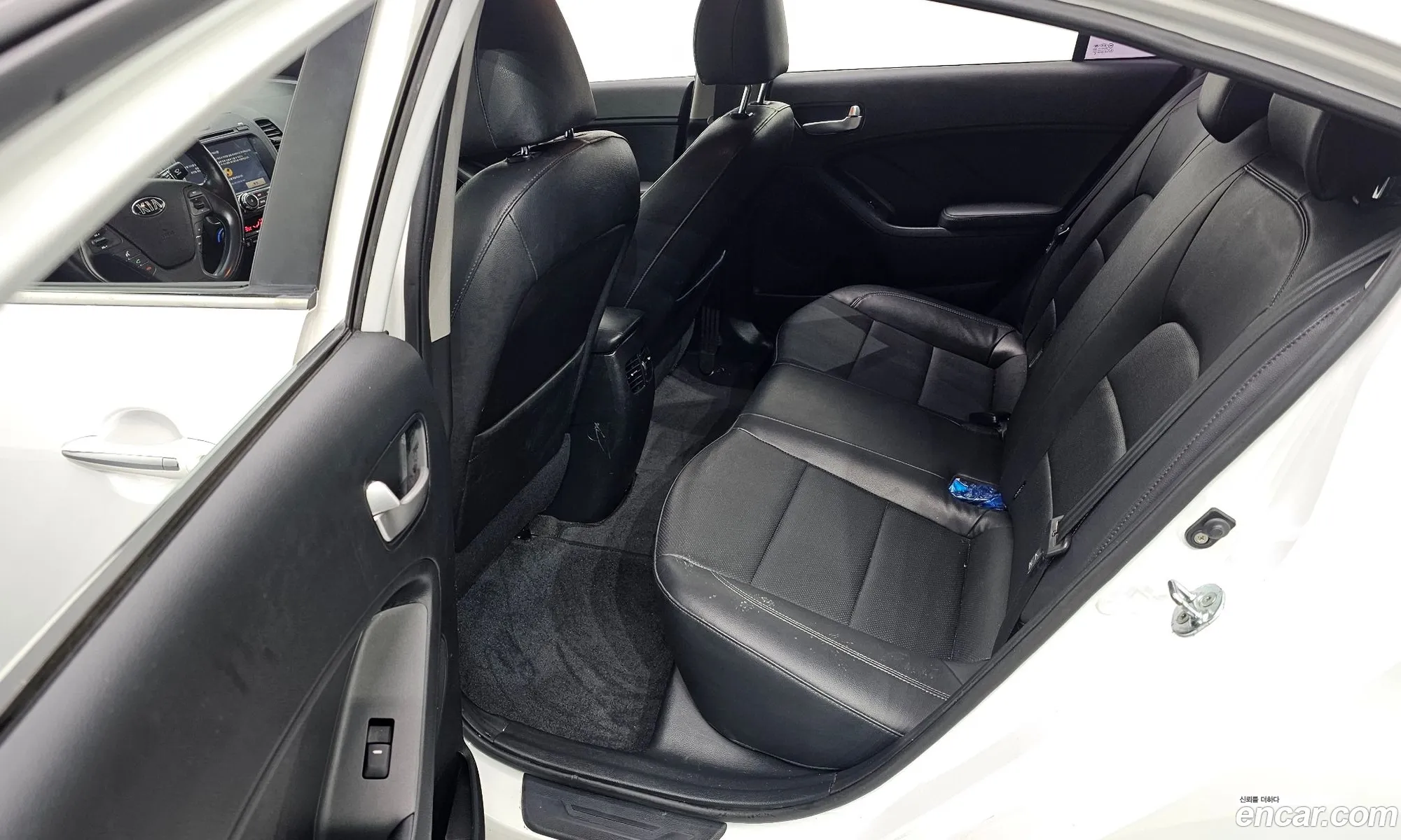Kia K3 2015 — 4