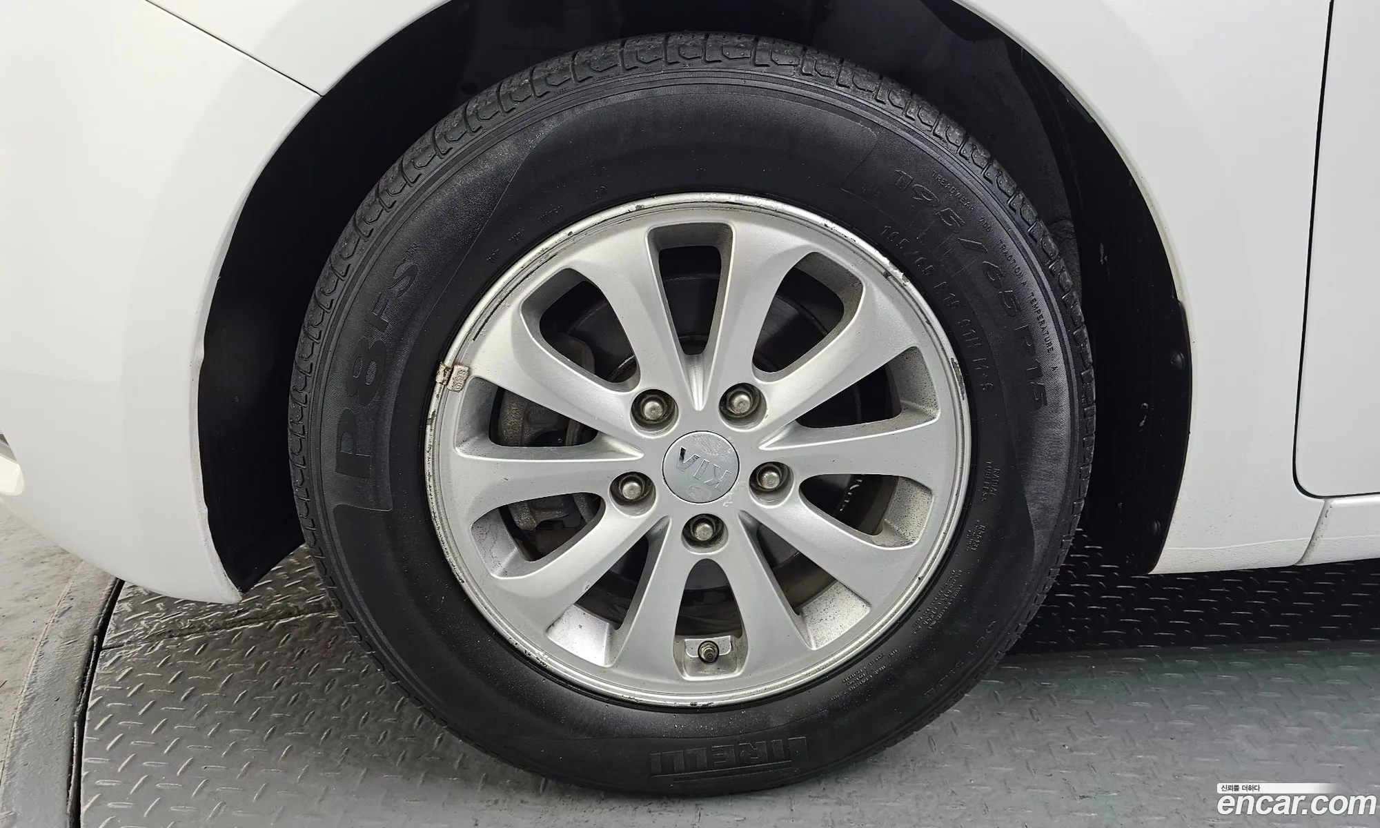 Kia K3 2015 — 2