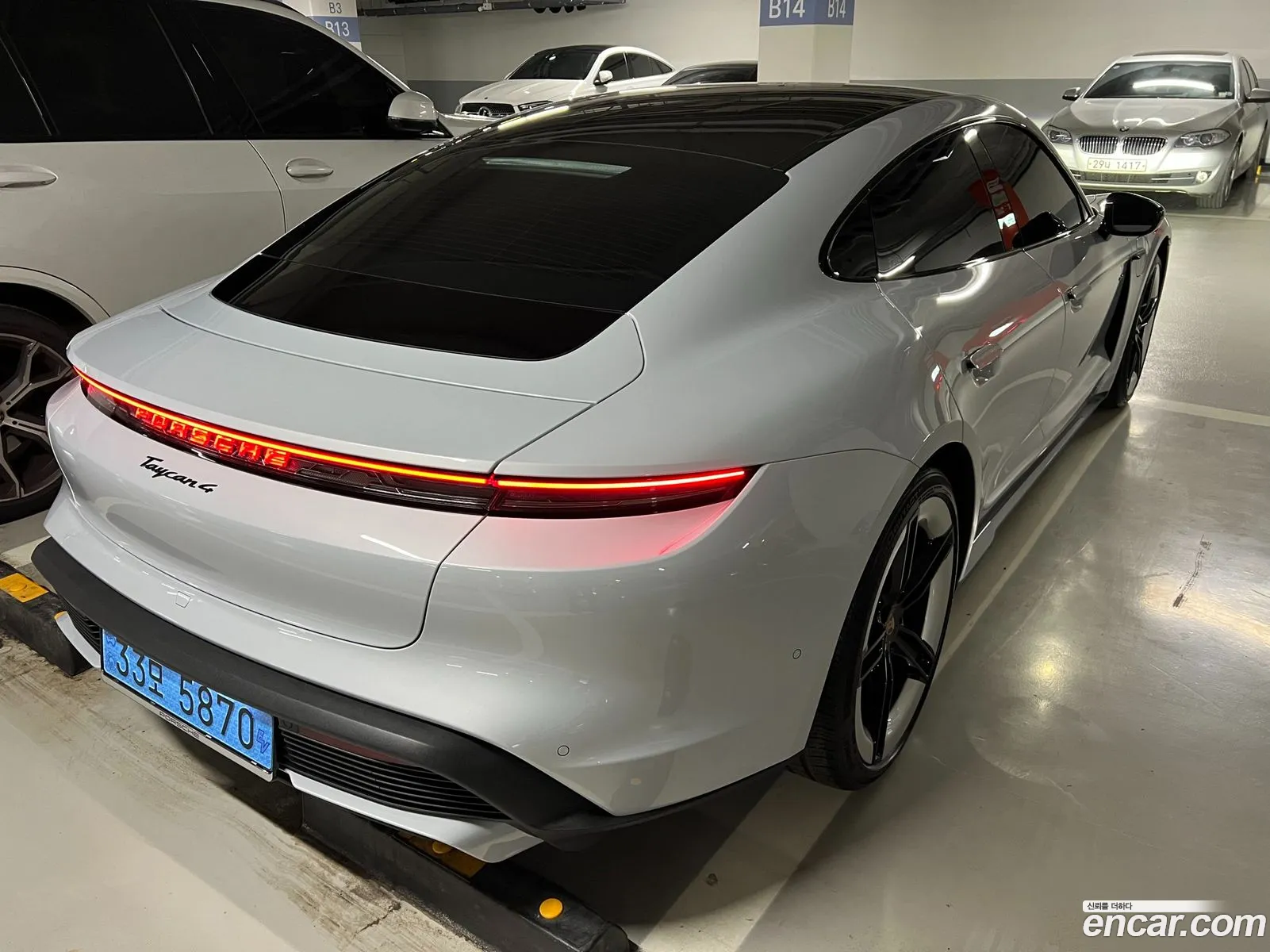 Porsche Taycan 2025 — 12