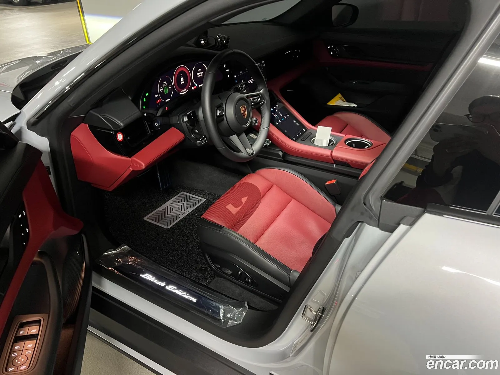 Porsche Taycan 2025 — 3