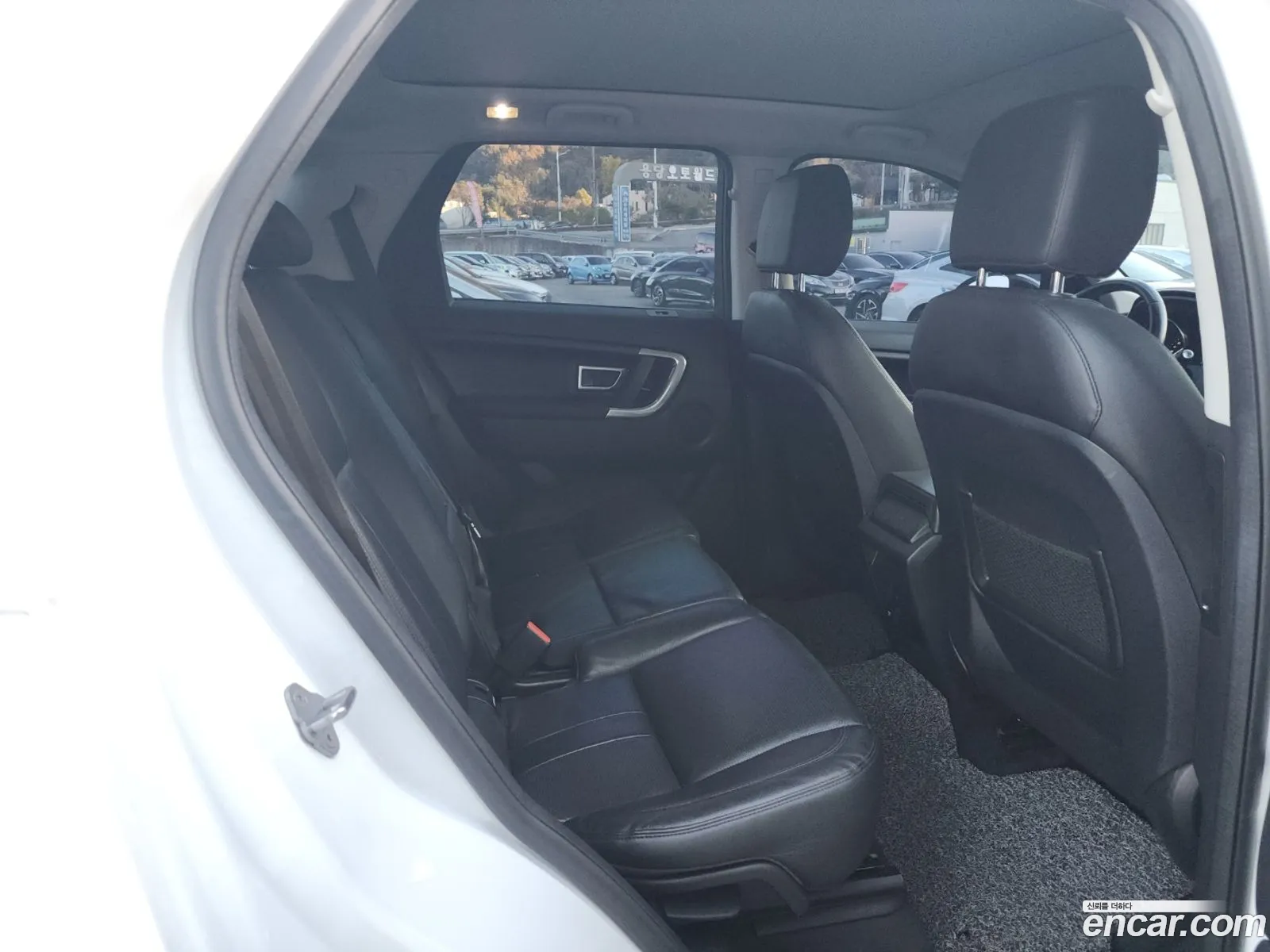 Land Rover Discovery Sport 2019 — 12