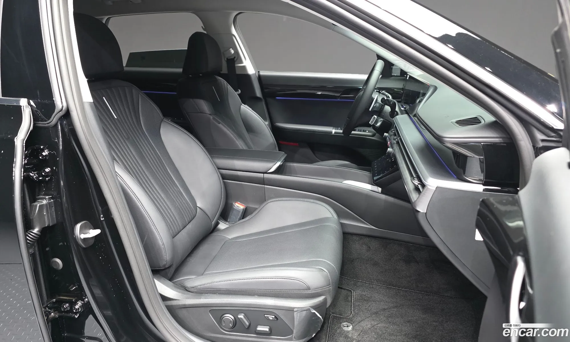 Hyundai Grandeur Hybrid 2026 — 8