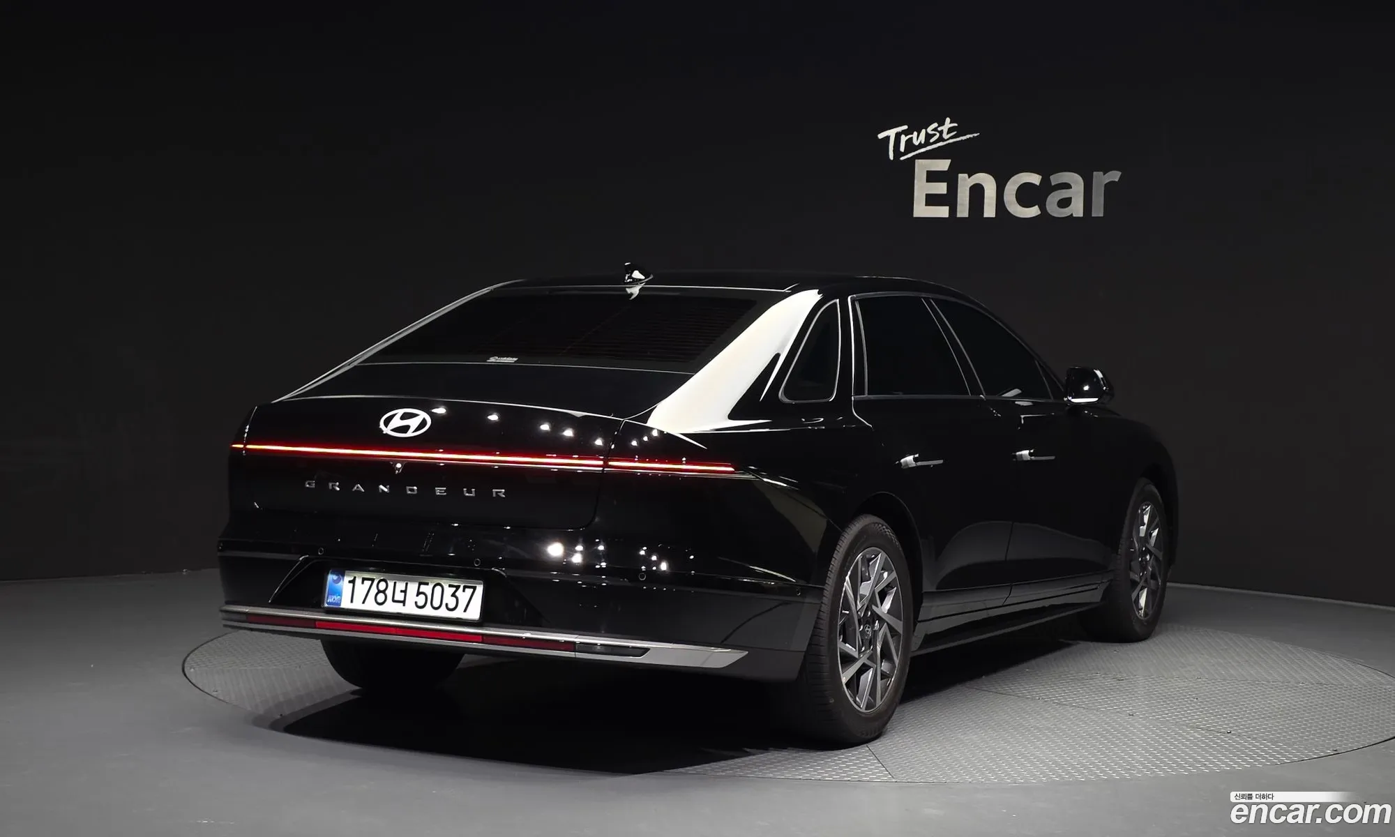 Hyundai Grandeur Hybrid 2026 — 12