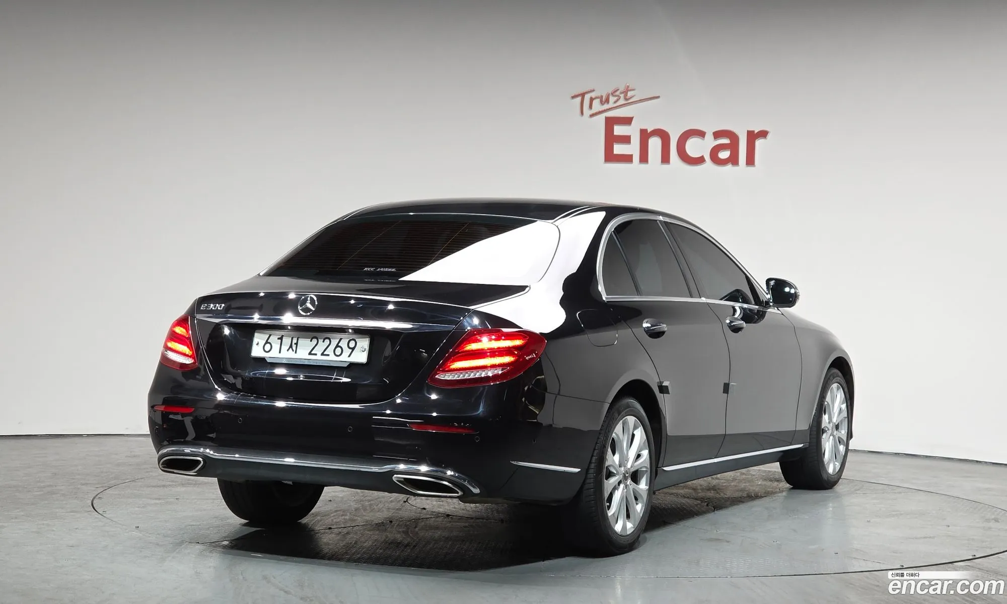 Mercedes-Benz E-Class W213 2018 WDDZF4JB6JA404645 — 17