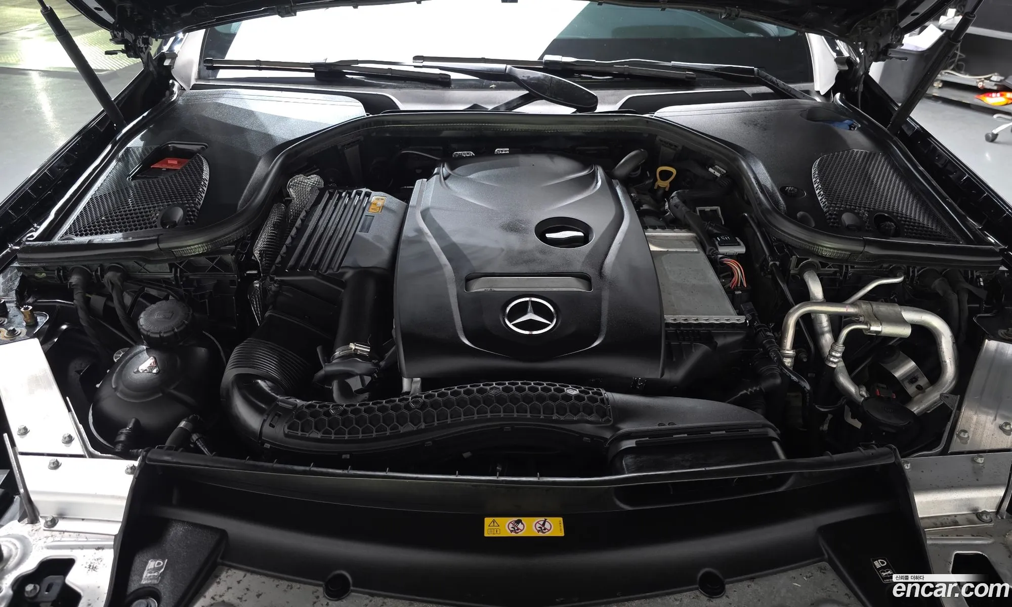 Mercedes-Benz E-Class W213 2018 WDDZF4JB6JA404645 — 3