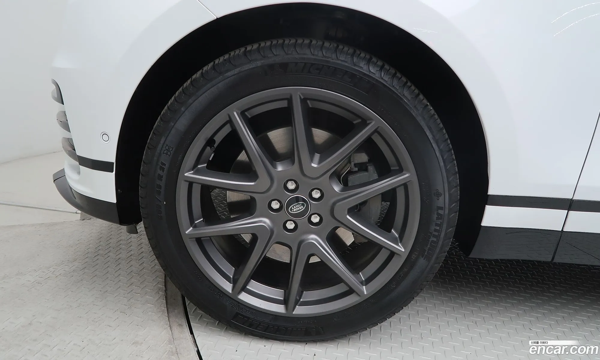 Land Rover Range Rover Velar 2024 — 11