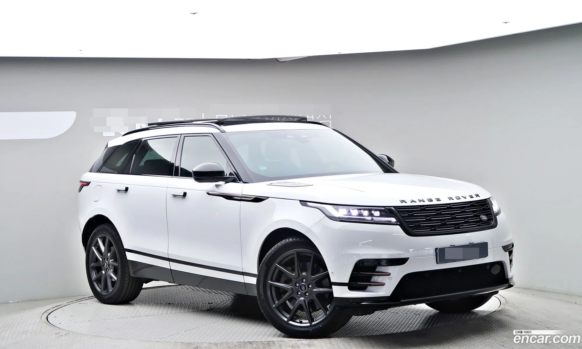 Land Rover Range Rover Velar 2024 — 13