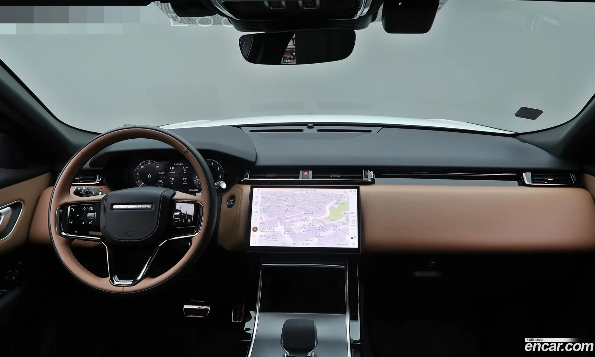 Land Rover Range Rover Velar 2024 — 18