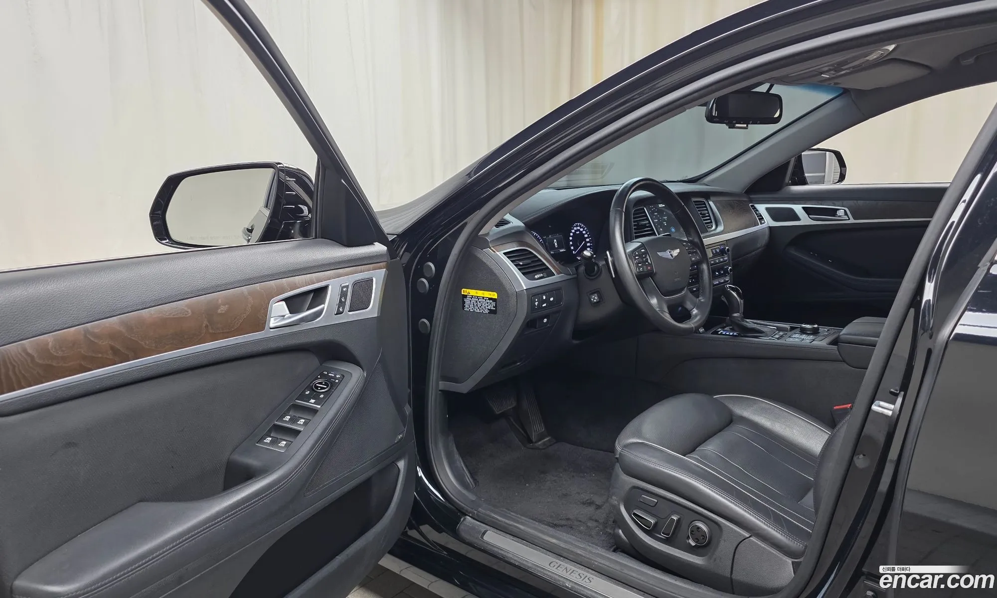 Hyundai Genesis DH 2014 — 17