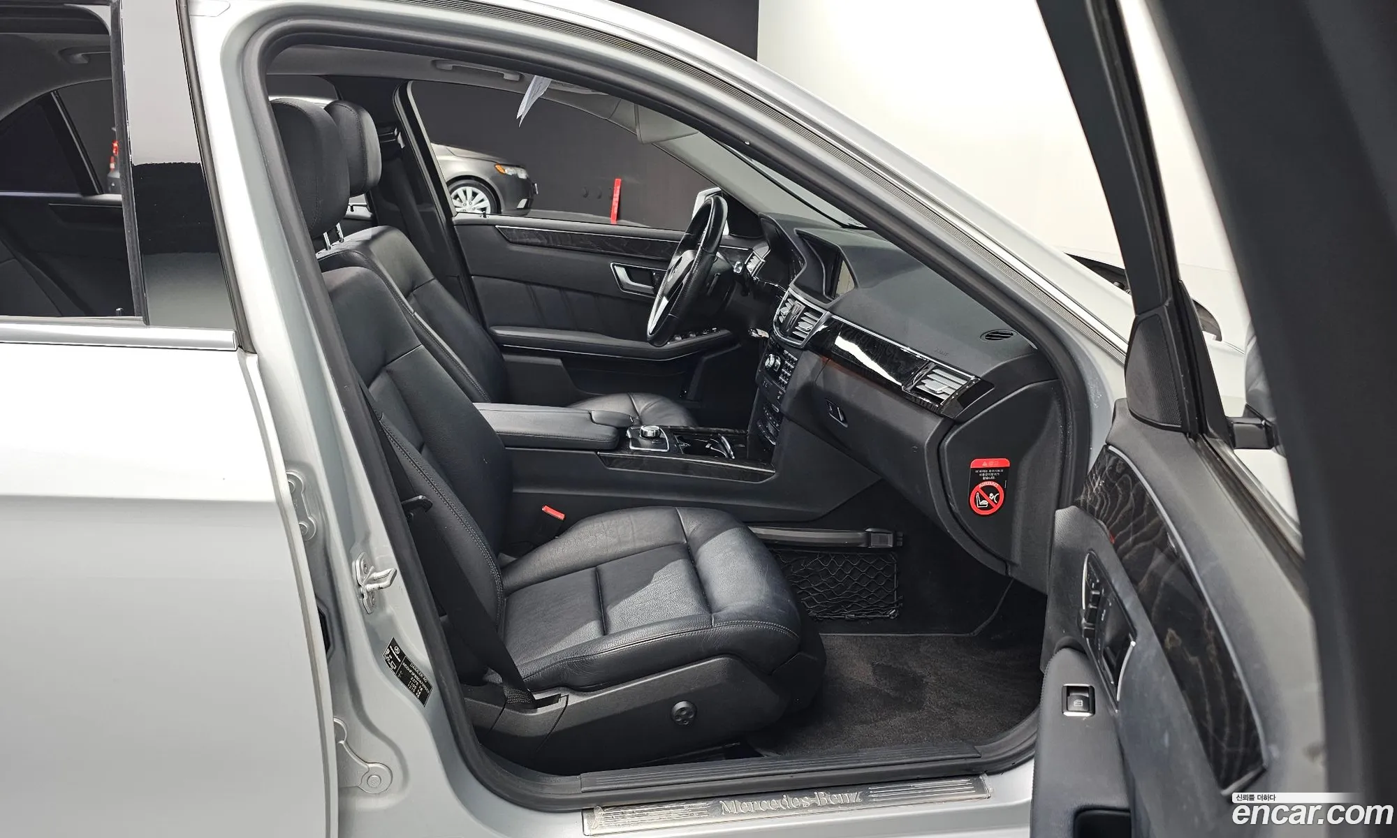 Mercedes-Benz E-Class W212 2013 WDDHF5FB5DA709553 — 4