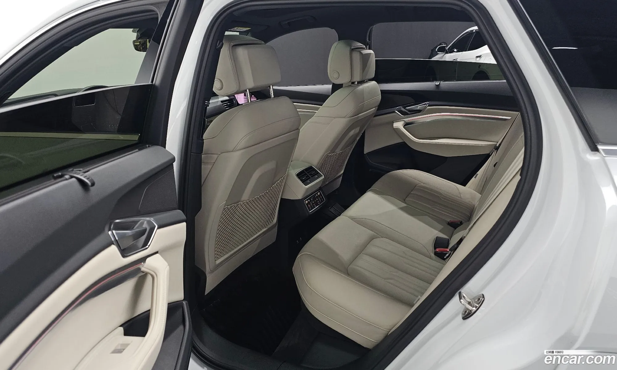 Audi e-tron 2023 WAUZZZGE3PB003165 — 9