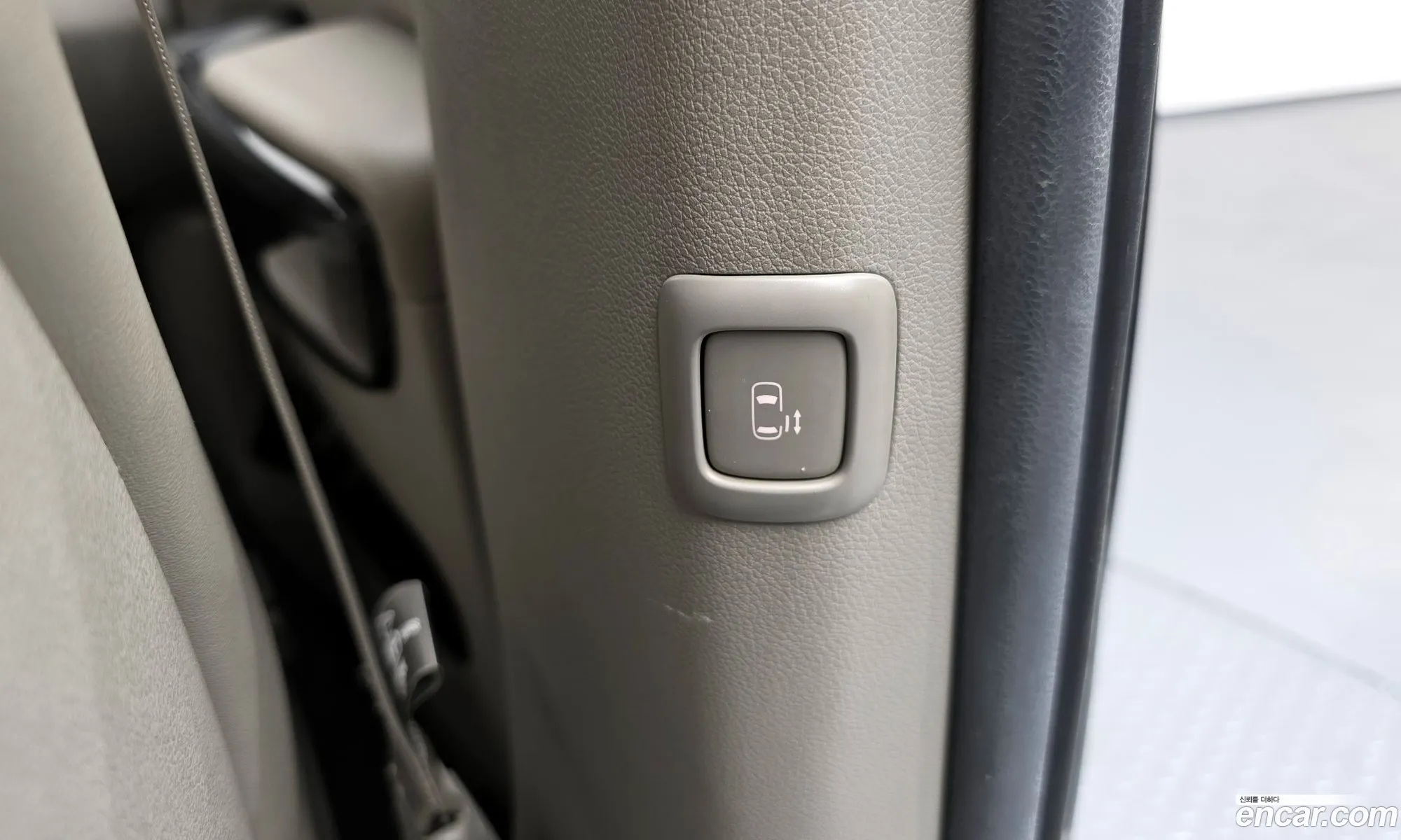 Kia Carnival 2017 KNAME81ABJS378715 — 12