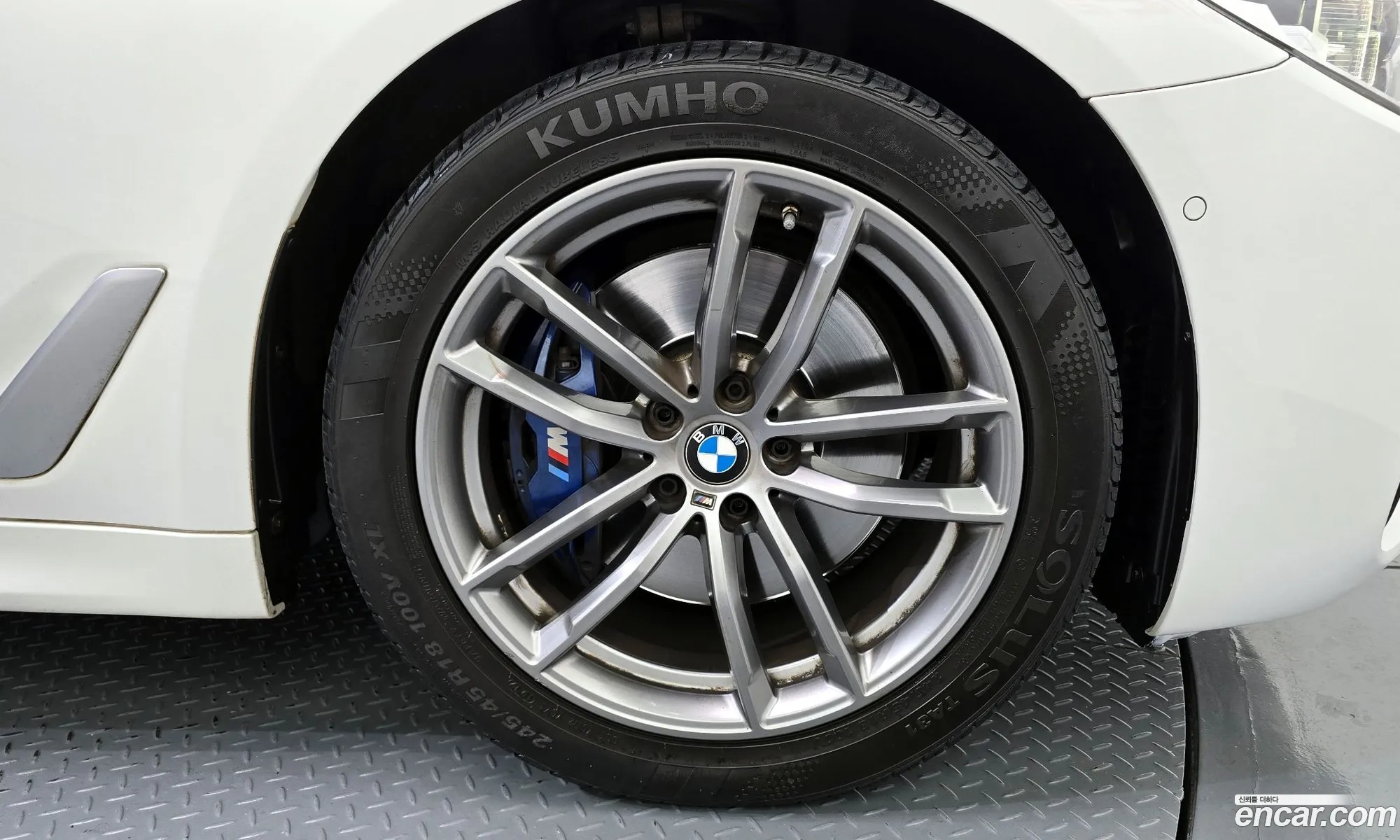 BMW 5 Series 2018 WBAJD3108JWC13737 — 6