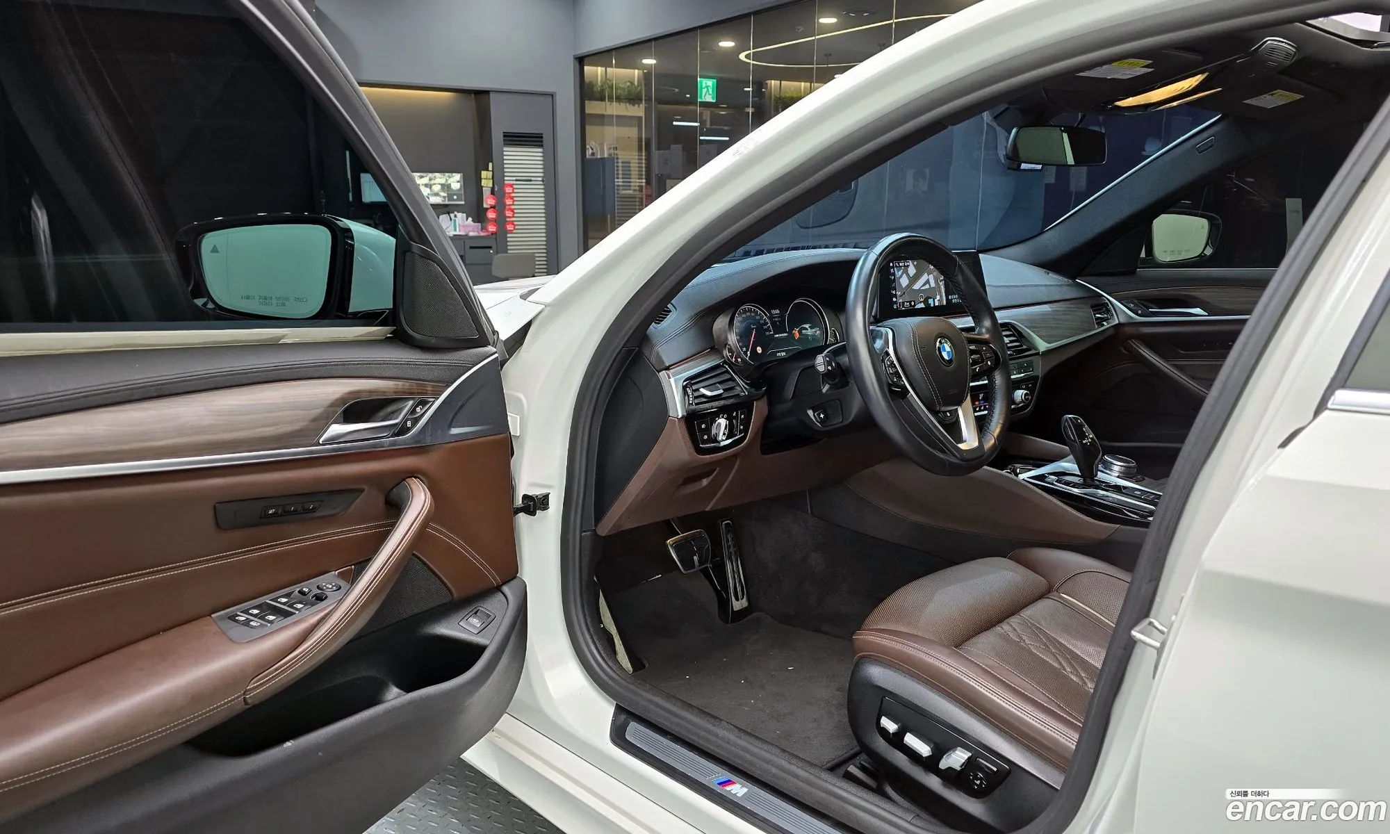 BMW 5 Series 2018 WBAJD3108JWC13737 — 3