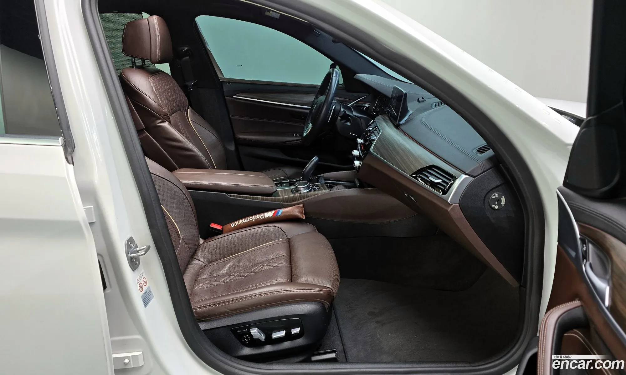 BMW 5 Series 2018 WBAJD3108JWC13737 — 13