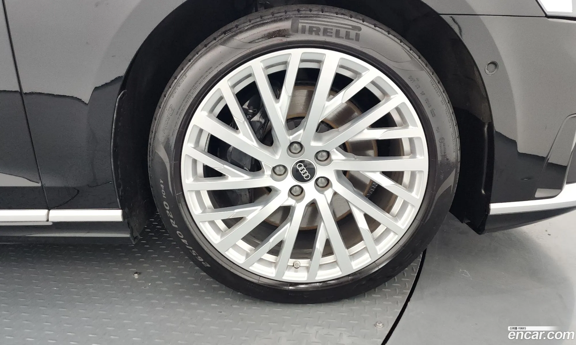 Audi A8 2021 — 11