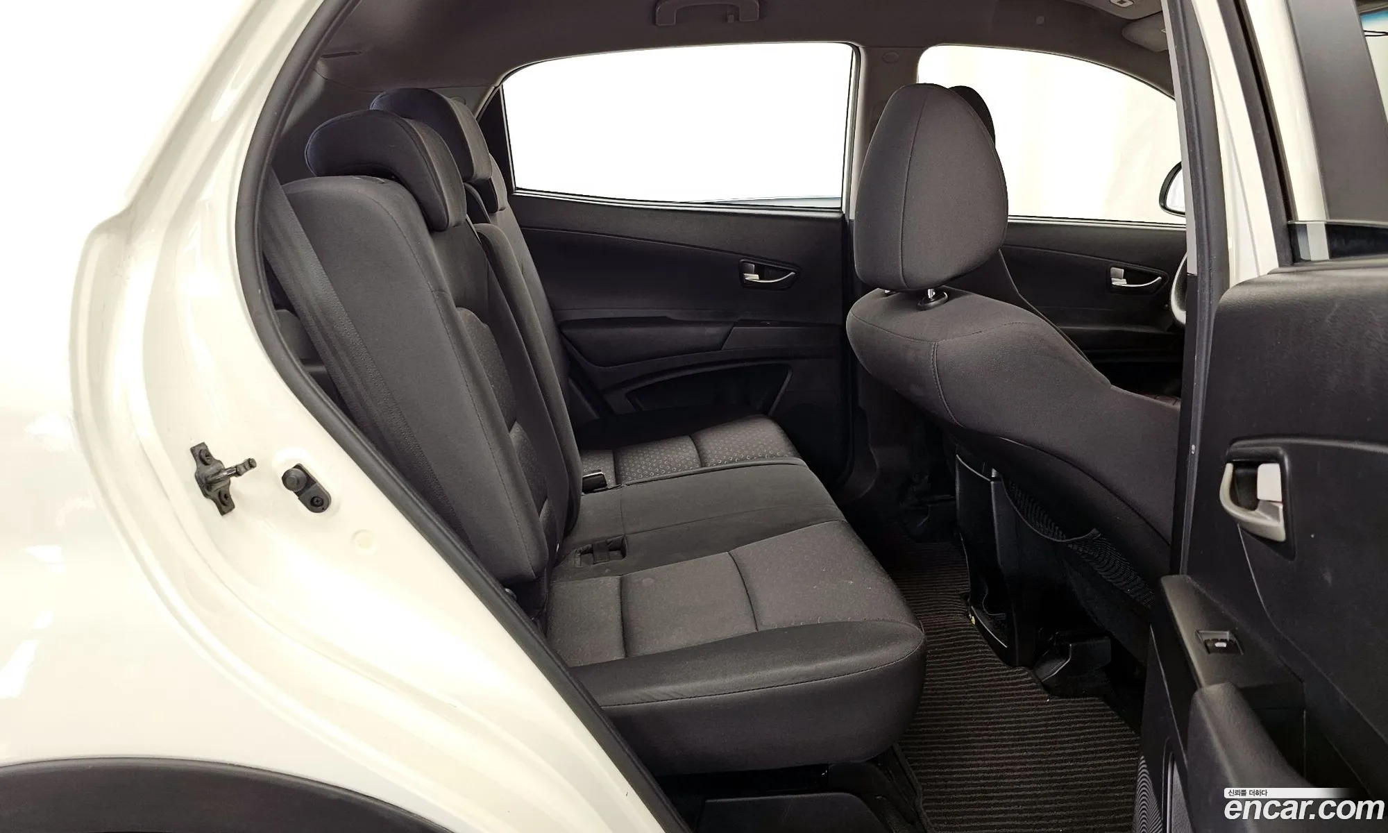 KG Mobility (SsangYong) Korando C 2012 — 11