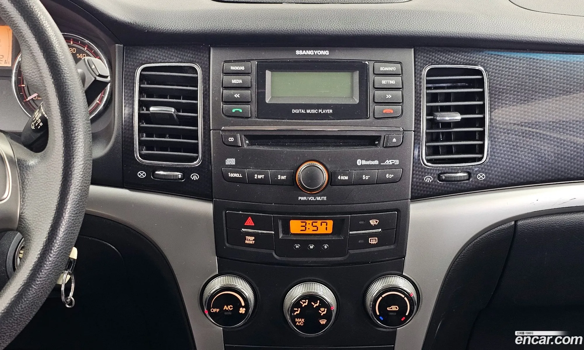 KG Mobility (SsangYong) Korando C 2012 — 12