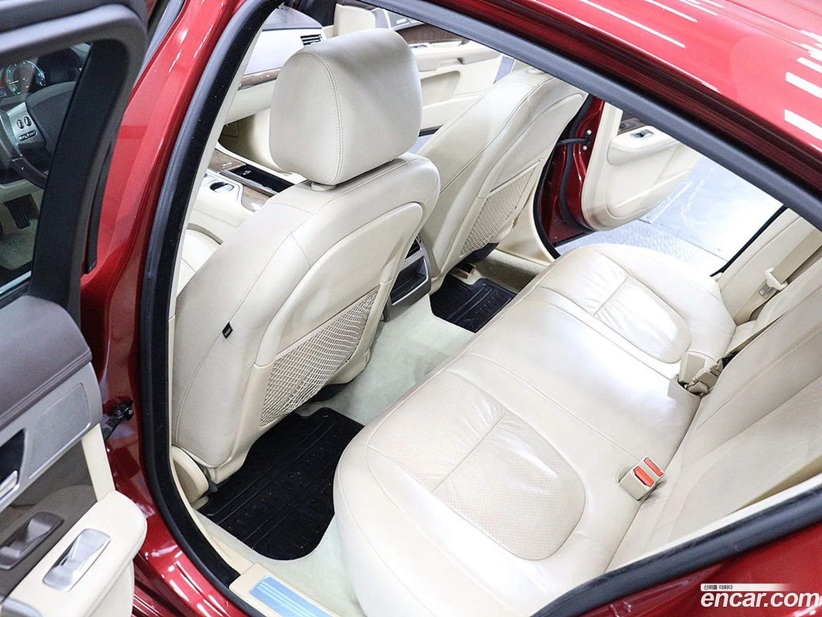 Jaguar XF 2009 — 2